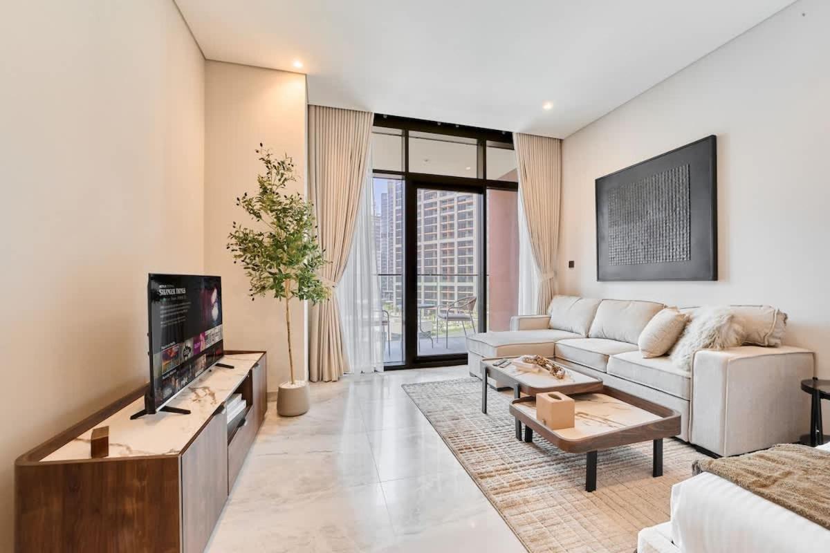 FAM Living Dubai Escape Sleek Studio at Peninsula Five