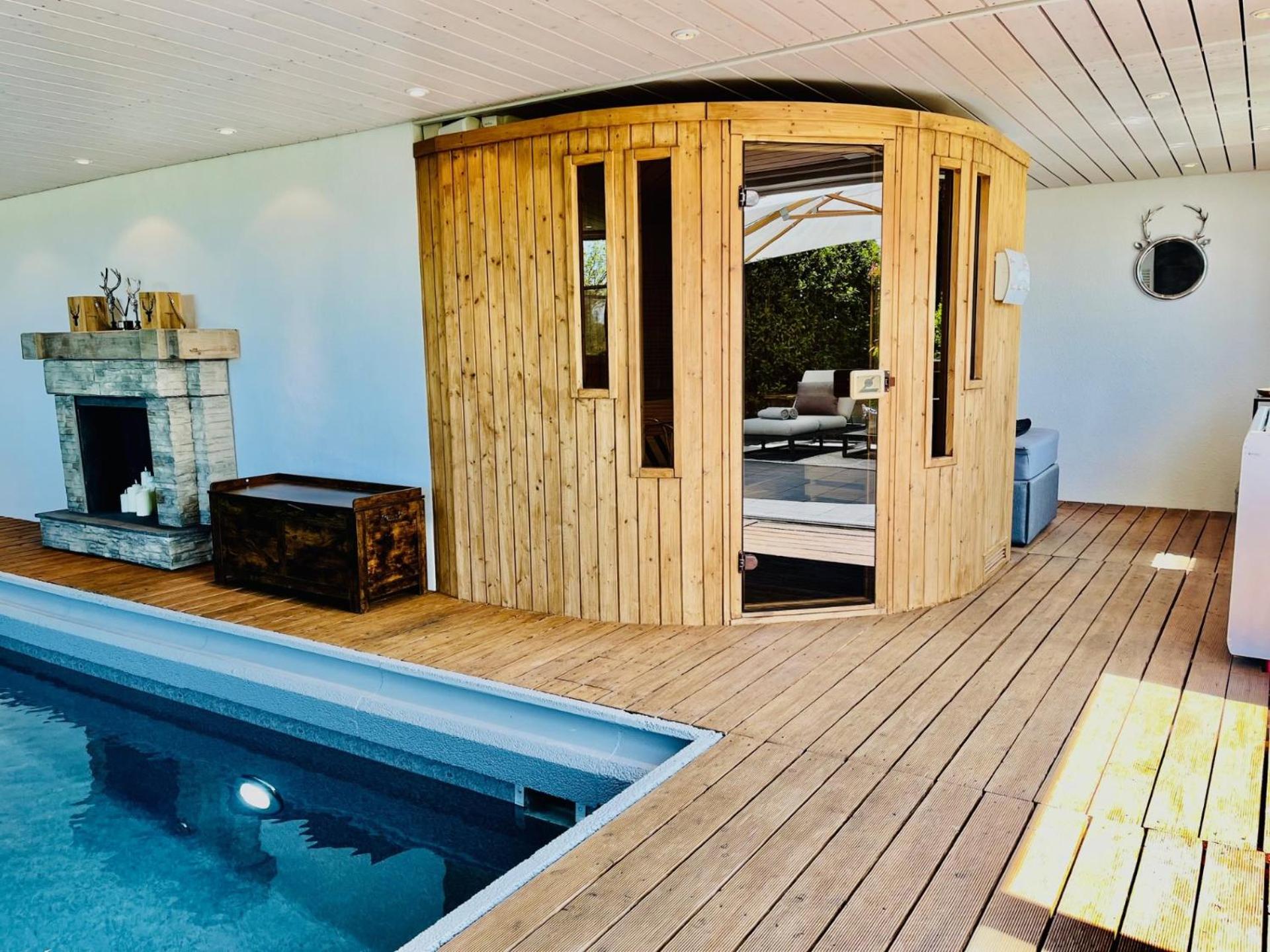 Suite4you Erlen l Privater Indoorpool ganzjährig beheizt & Sauna l 10min zum Bodensee, Parkplatz & WLAN