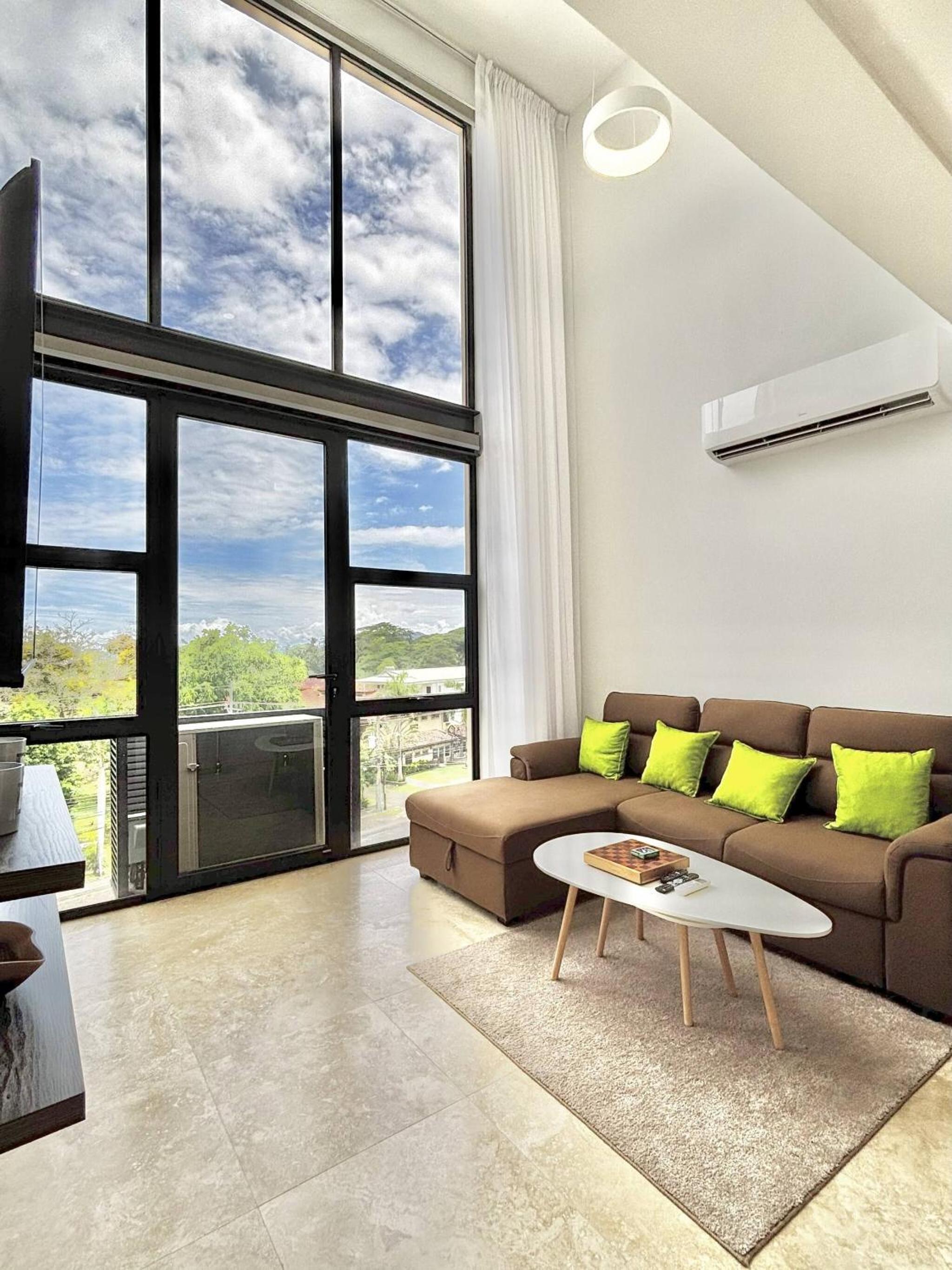 Brand New Loft Few Steps From The Beach