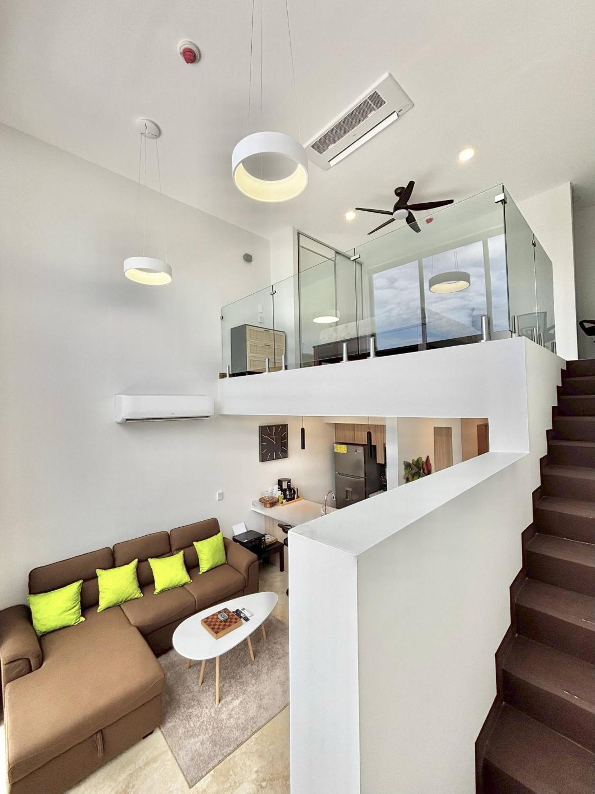 Brand New Loft Few Steps From The Beach