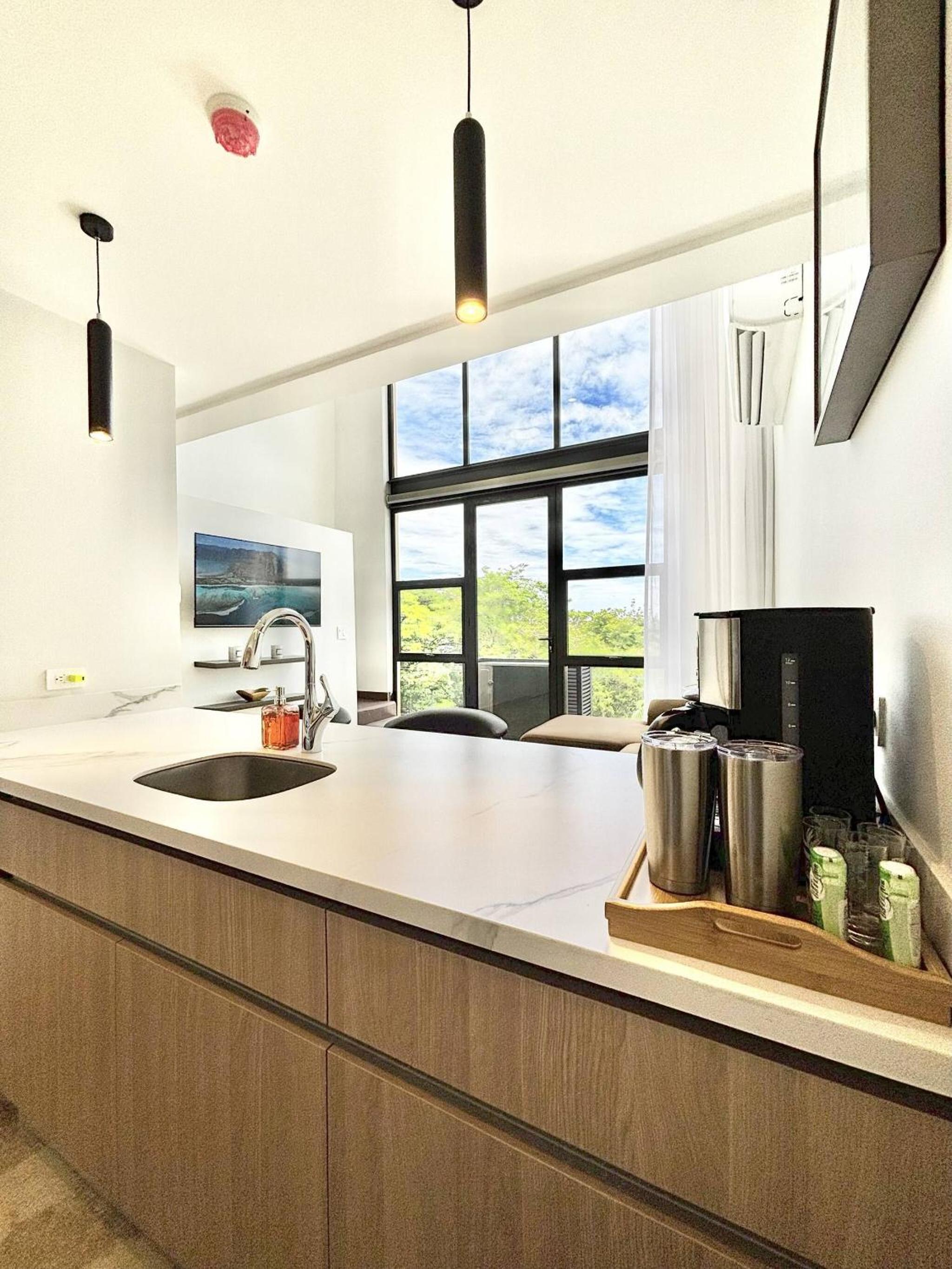 Brand New Loft Few Steps From The Beach