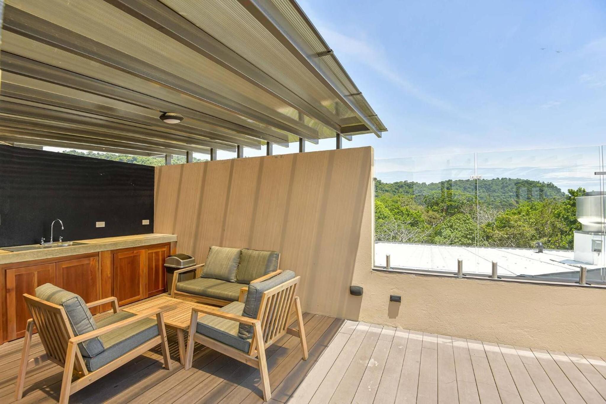 Brand New Loft Few Steps From The Beach