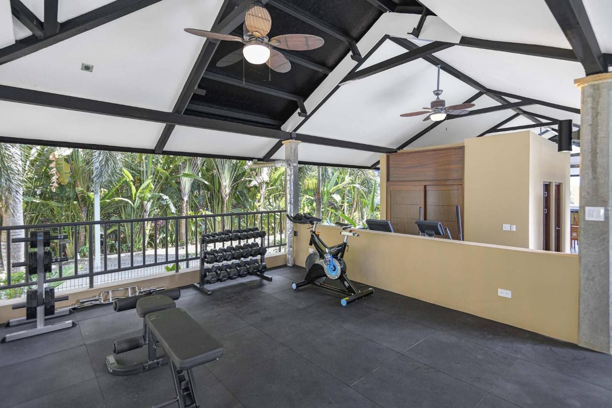 Brand New Loft Few Steps From The Beach