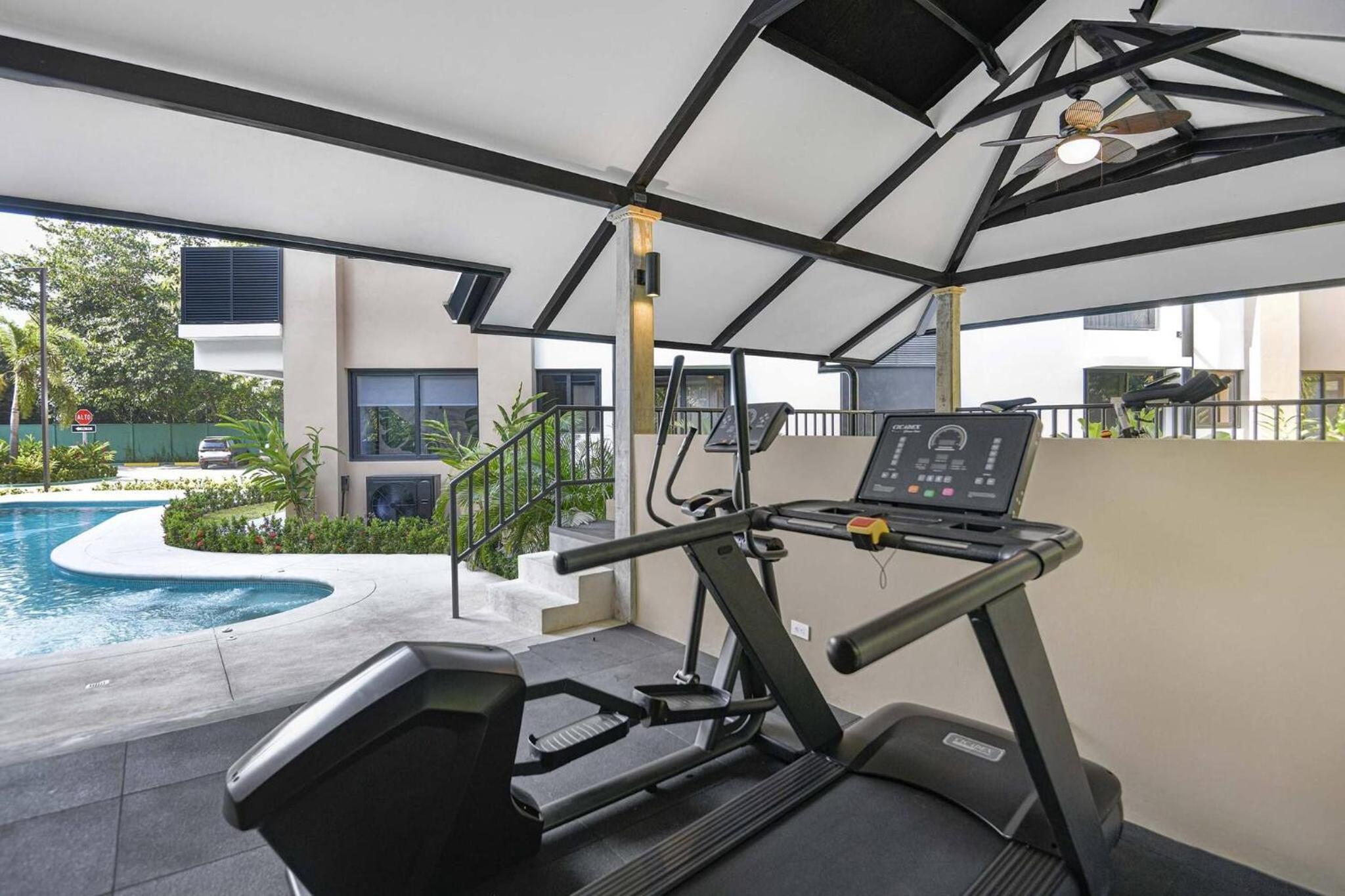 Brand New Loft Few Steps From The Beach