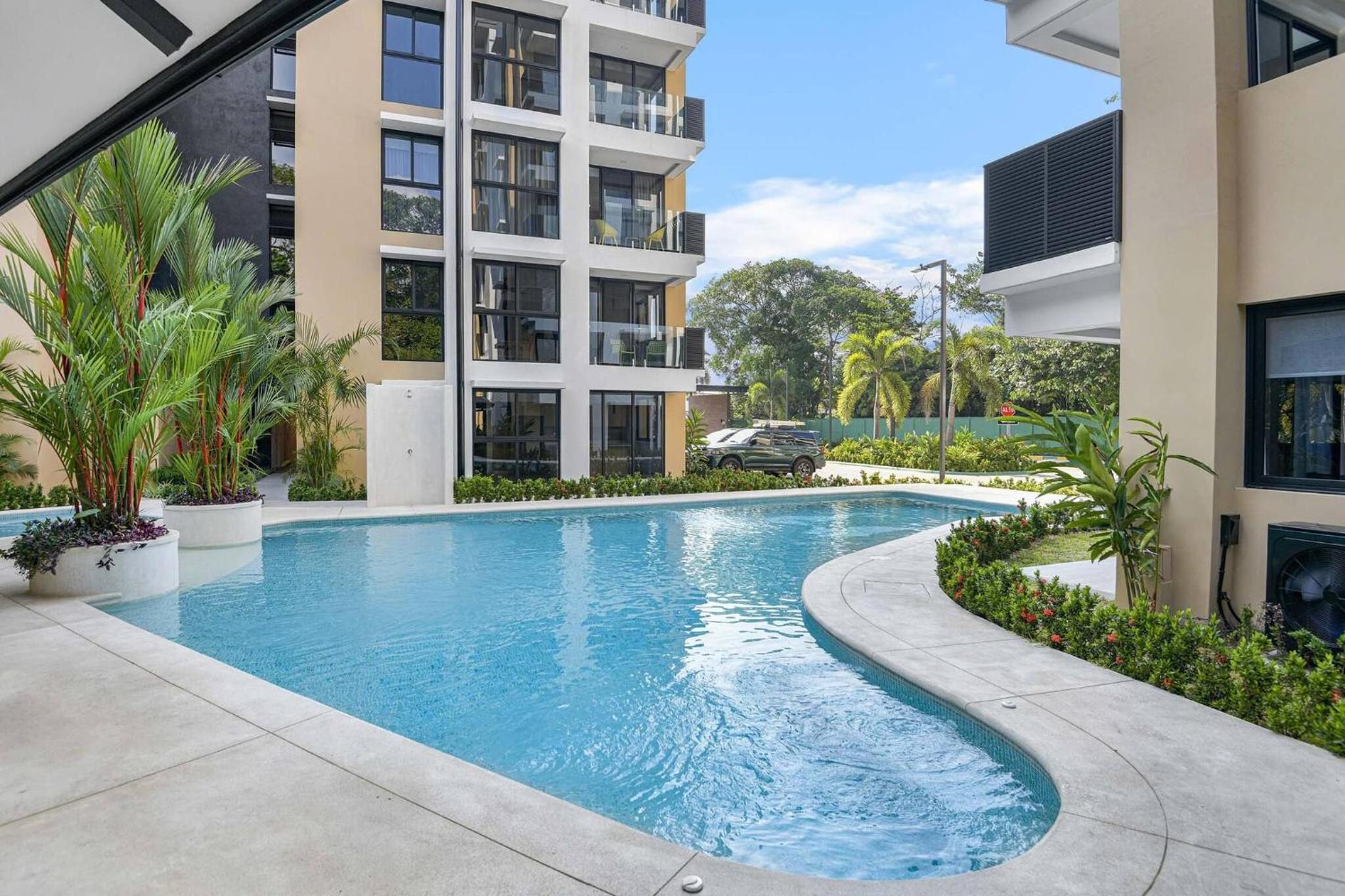 Brand New Loft Few Steps From The Beach