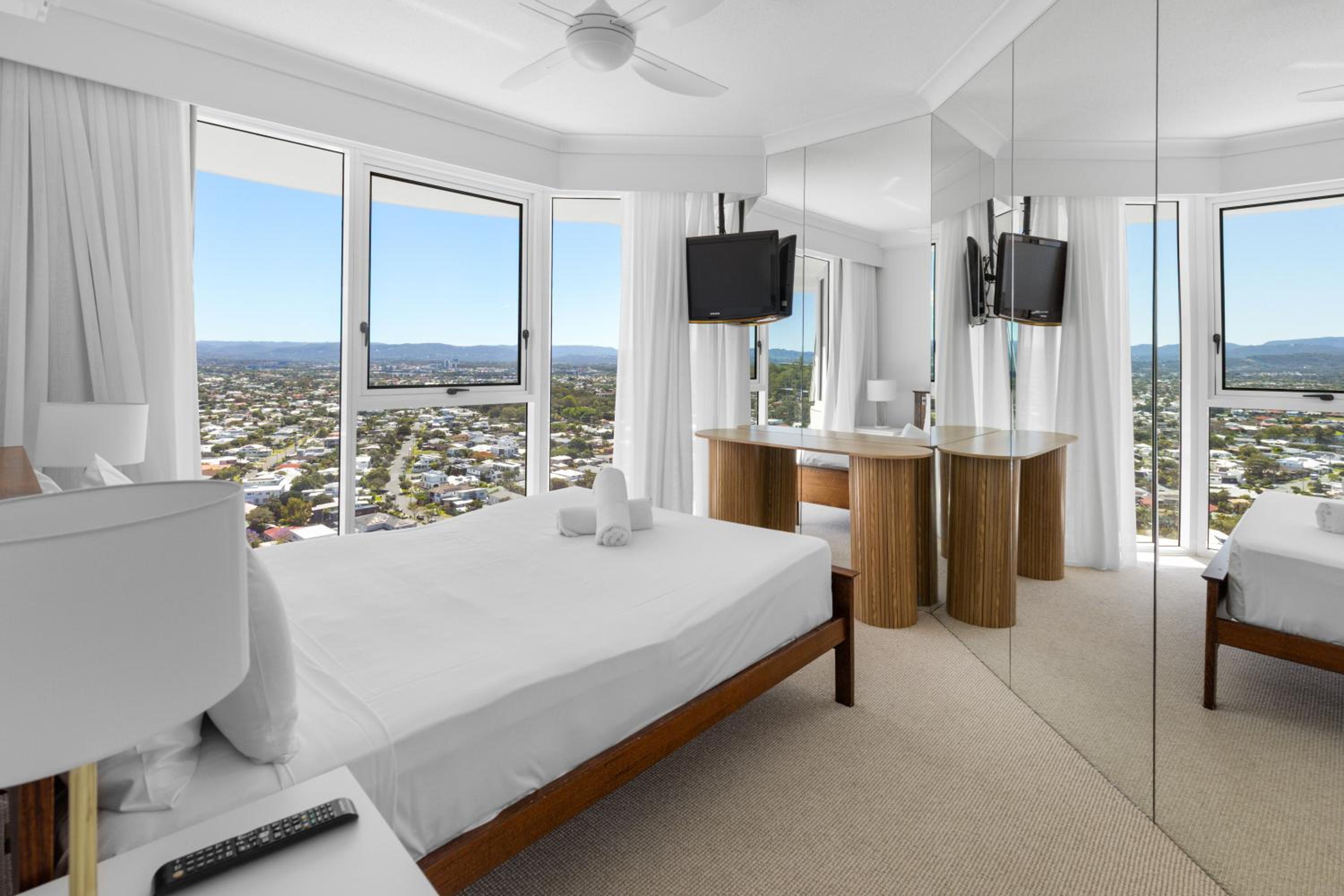 Elysian Blue 3BR Burleigh Heads Escape - Hosted by Burleigh Letting Co