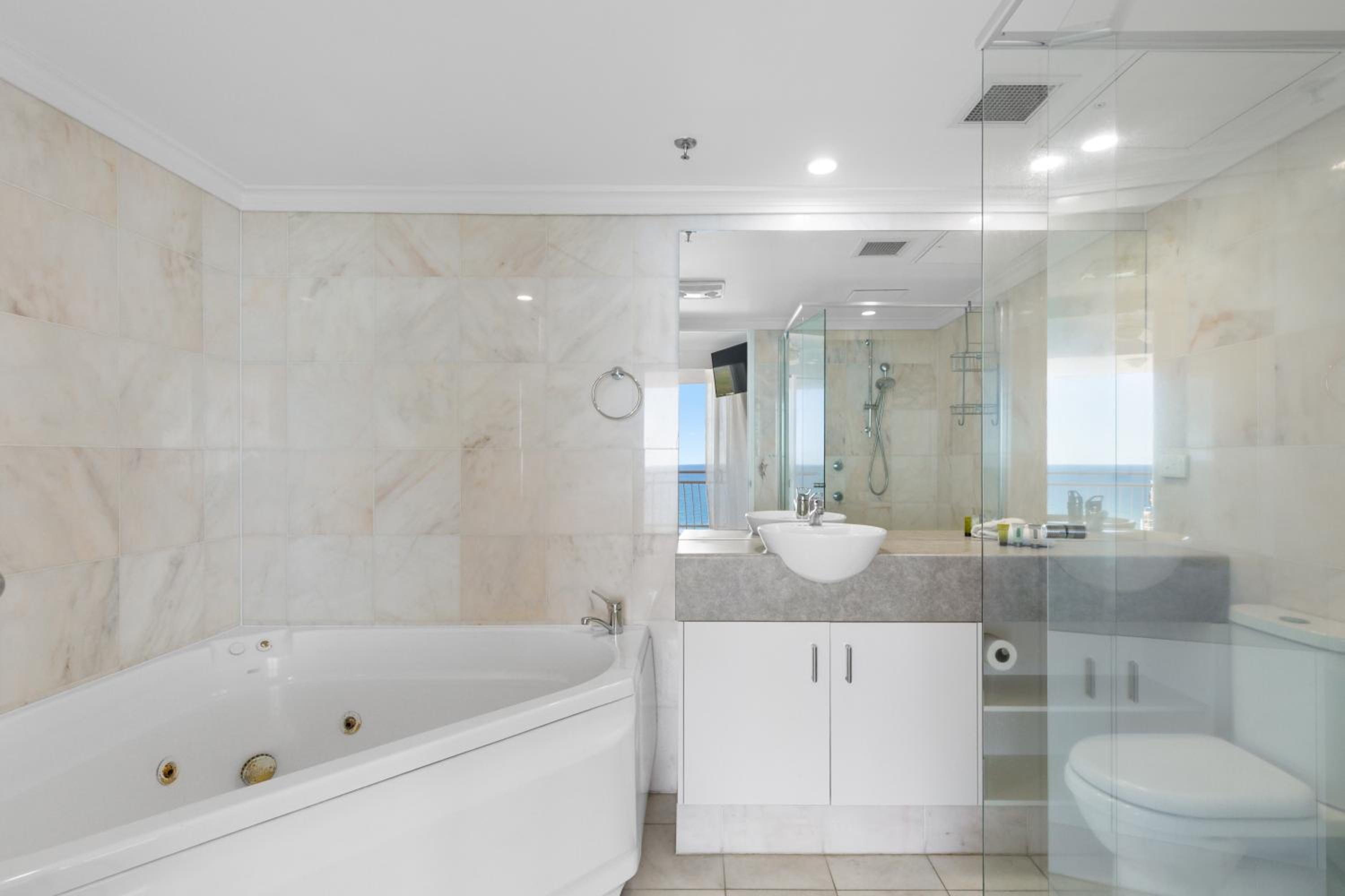 Elysian Blue 3BR Burleigh Heads Escape - Hosted by Burleigh Letting Co