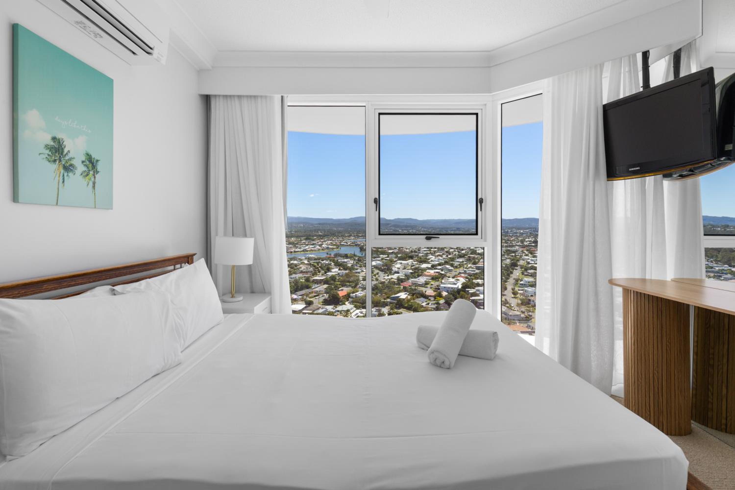 Elysian Blue 3BR Burleigh Heads Escape - Hosted by Burleigh Letting Co