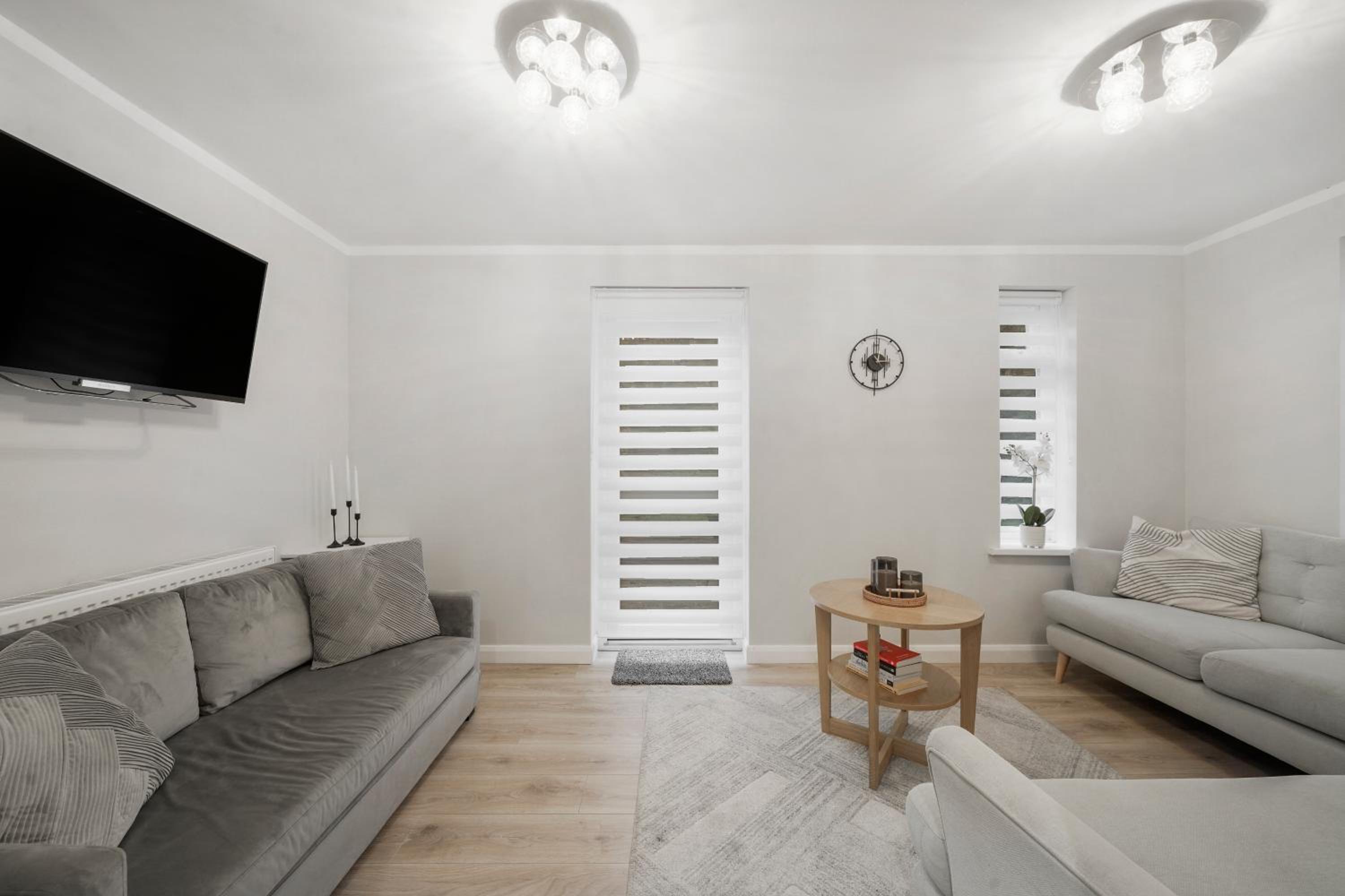 Milton Keynes 3BR, Modern Home, Sleeps 5, Families Stays, Parking , Free WiFi