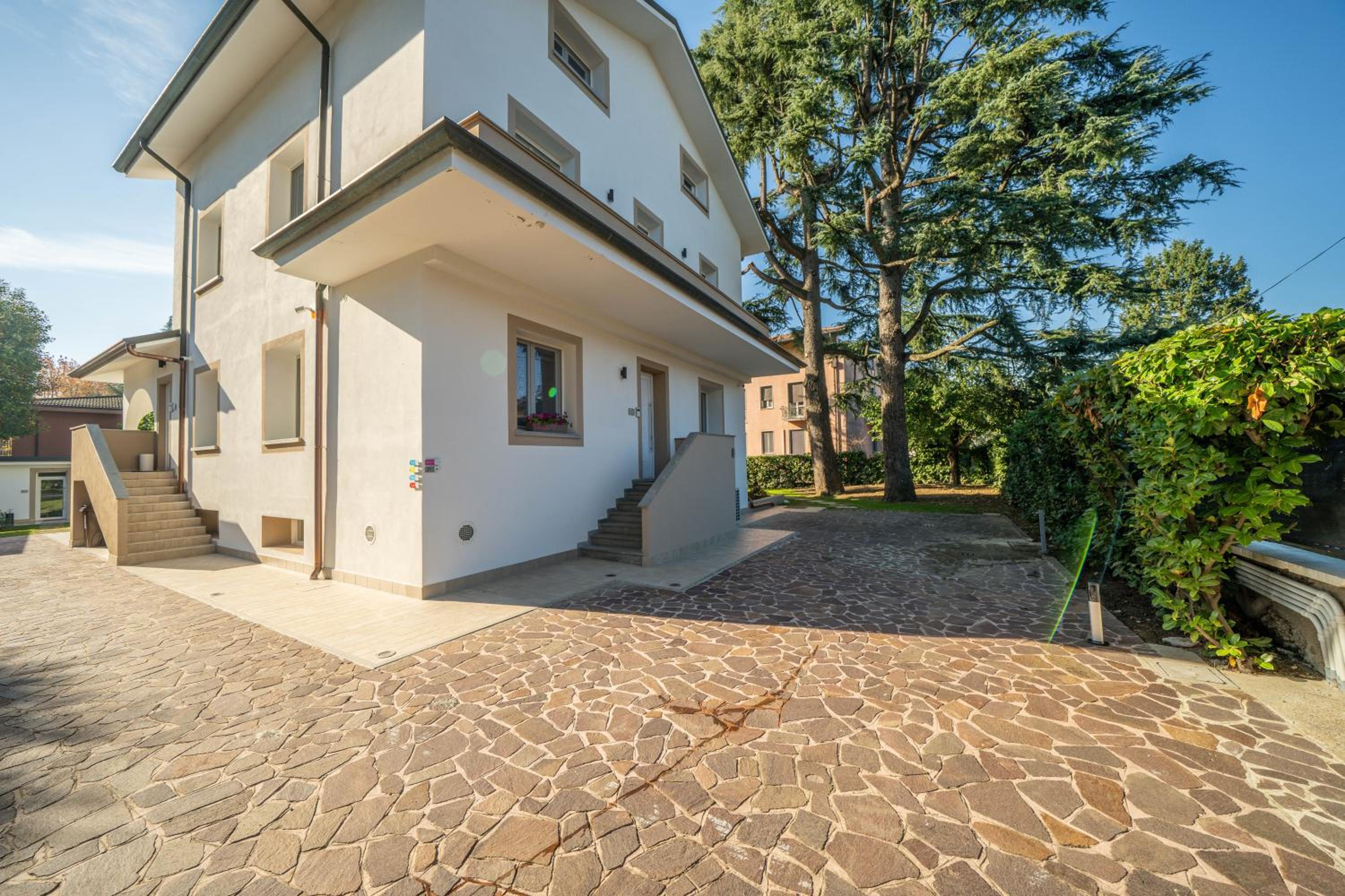 Green Apartments & Parking,Vimercate