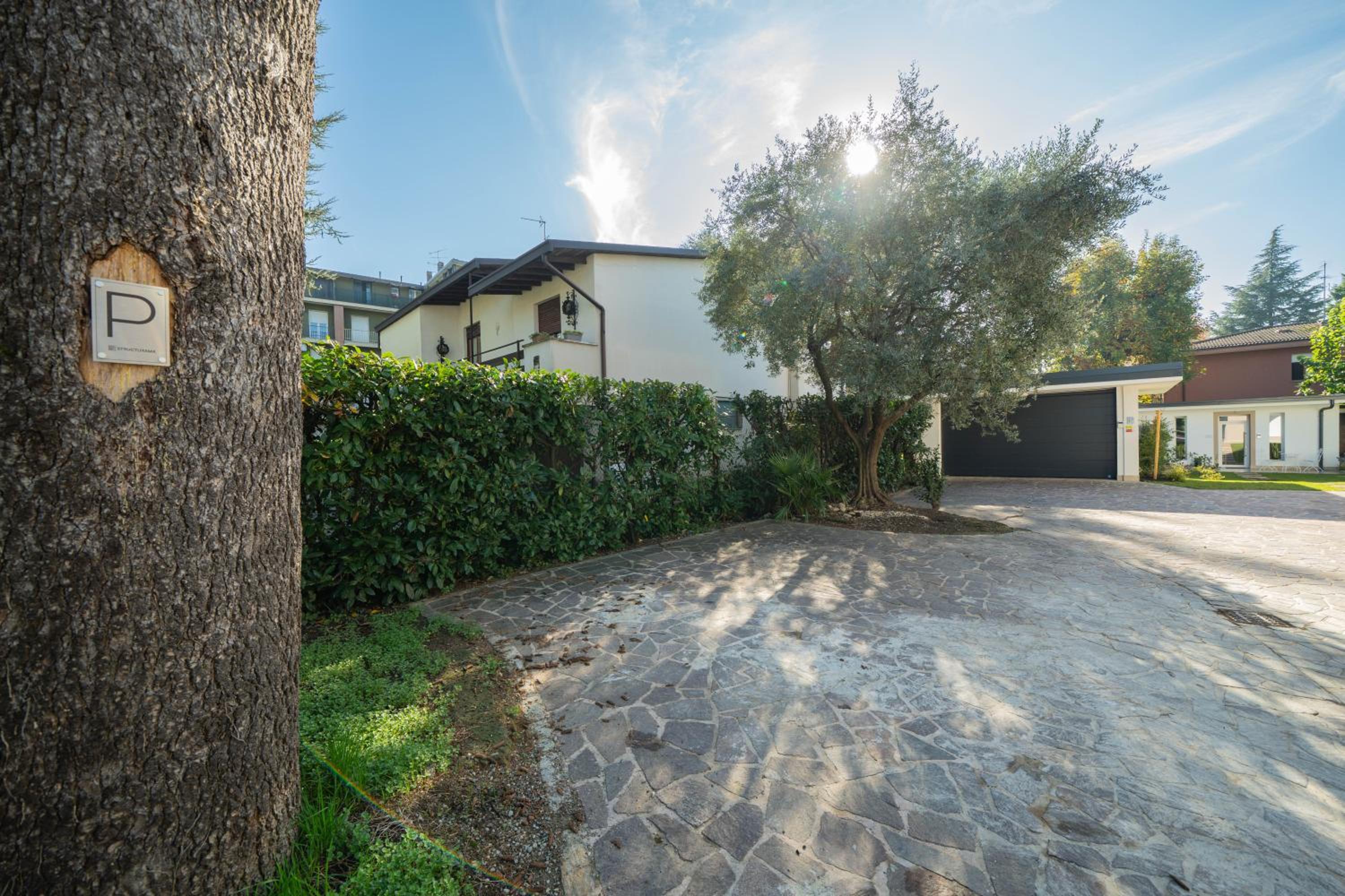 Green Apartments & Parking,Vimercate