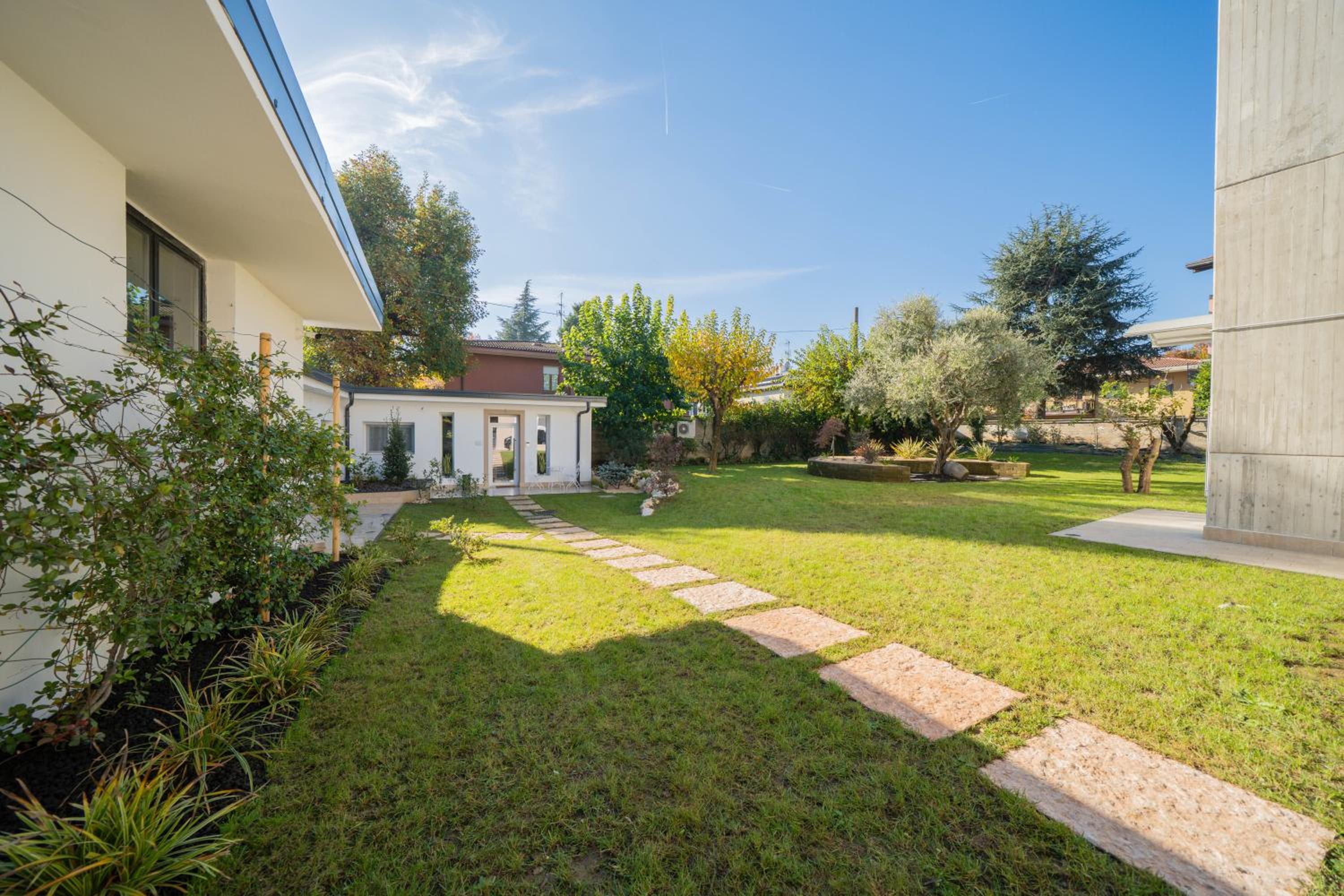 Green Apartments & Parking,Vimercate