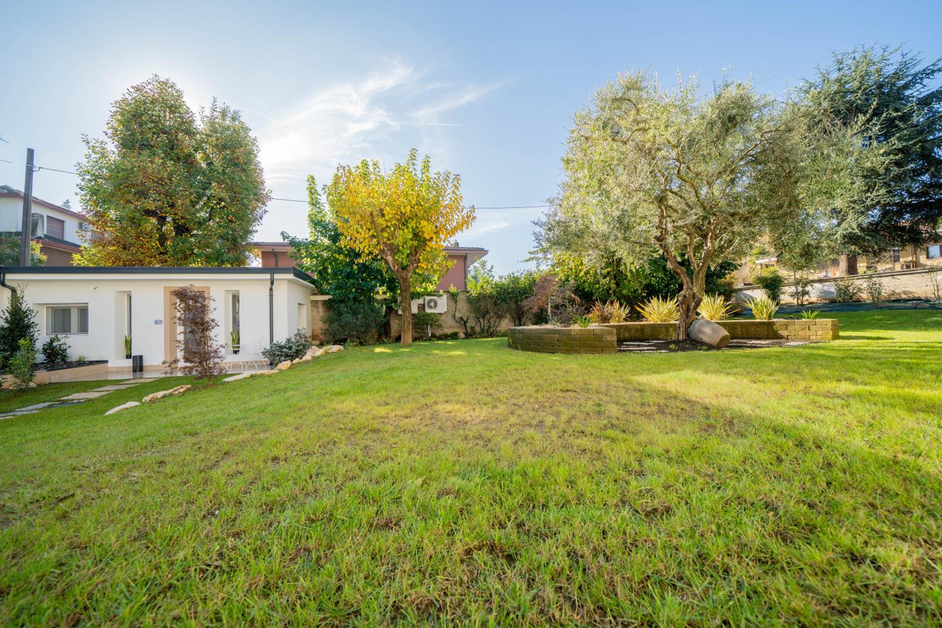 Green Apartments & Parking,Vimercate