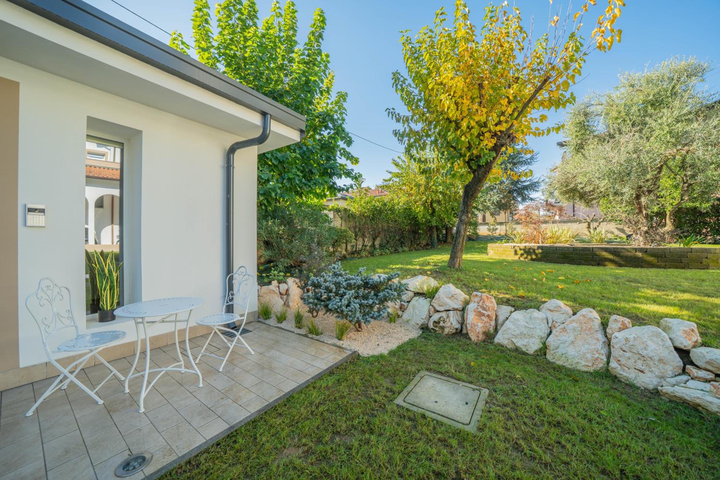 Green Apartments & Parking,Vimercate
