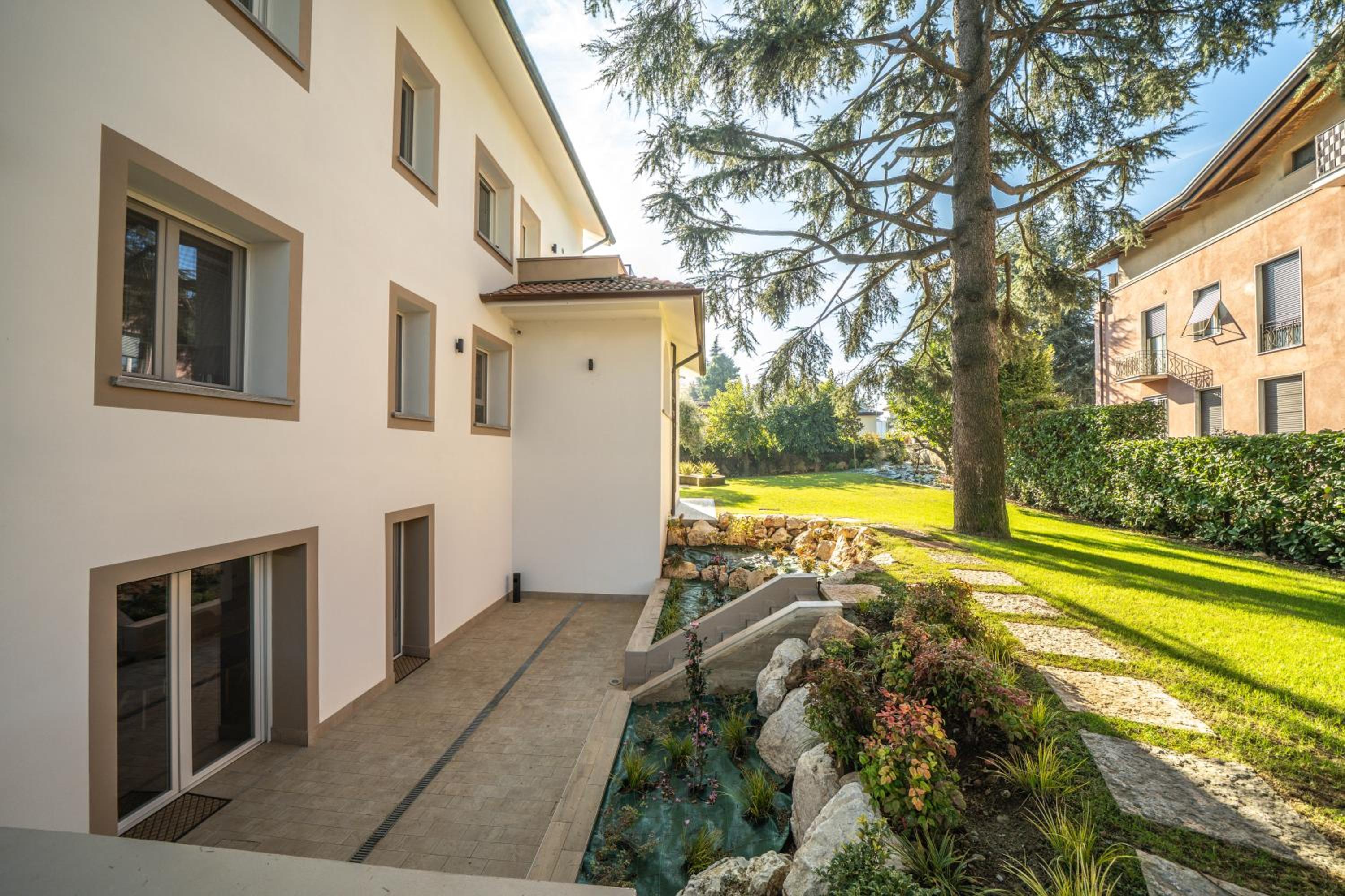 Green Apartments & Parking,Vimercate
