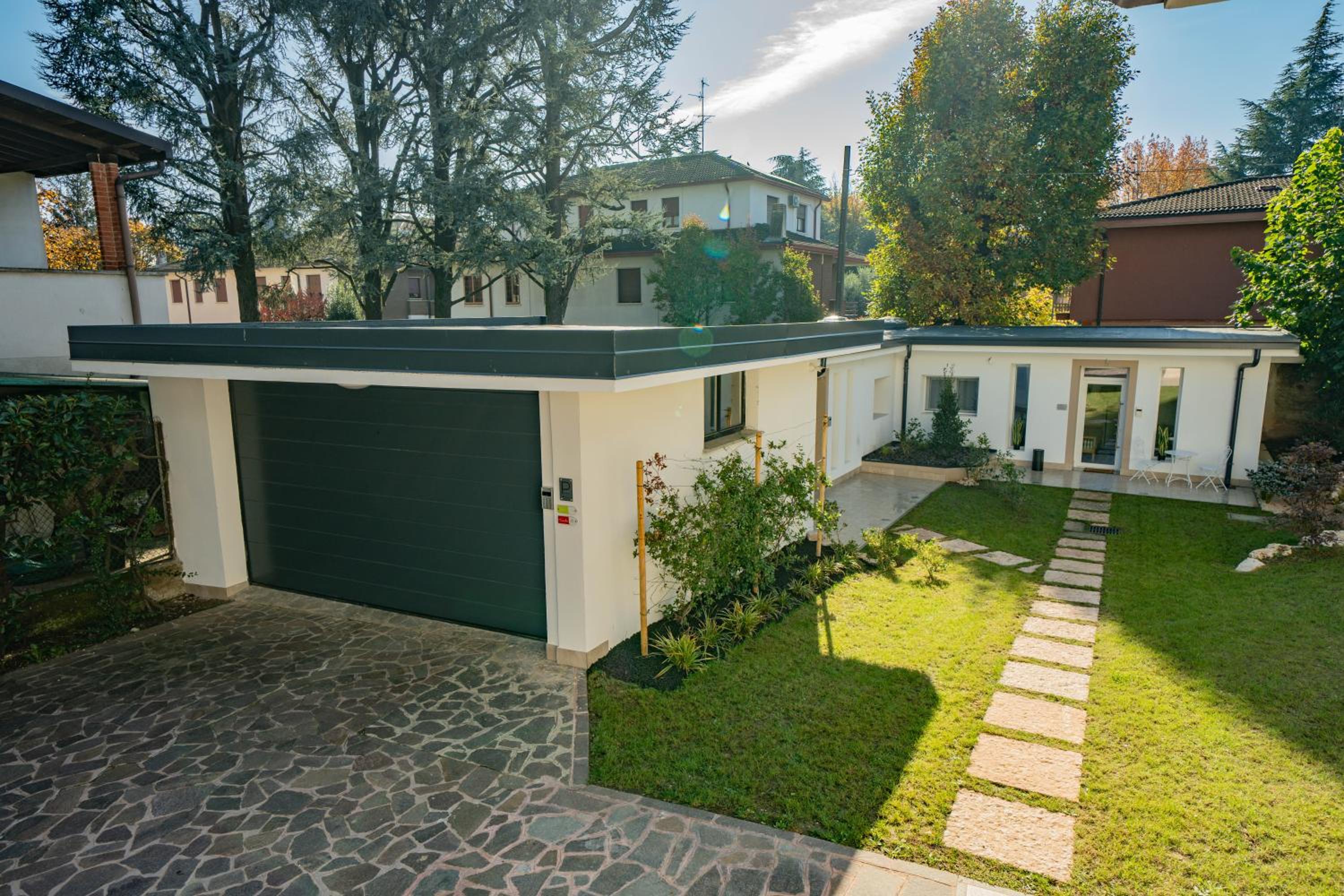 Green Apartments & Parking,Vimercate