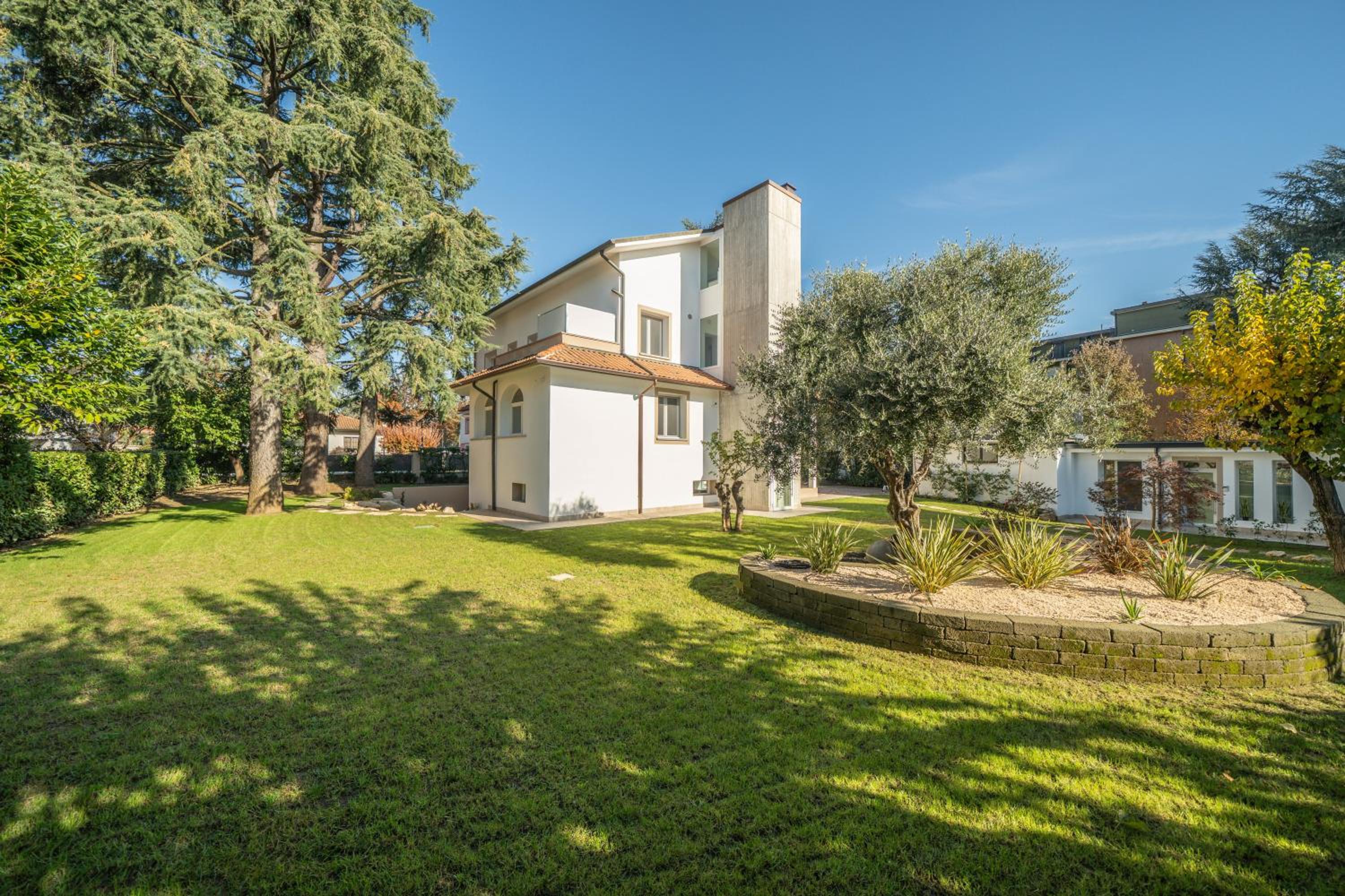 Green Apartments & Parking,Vimercate