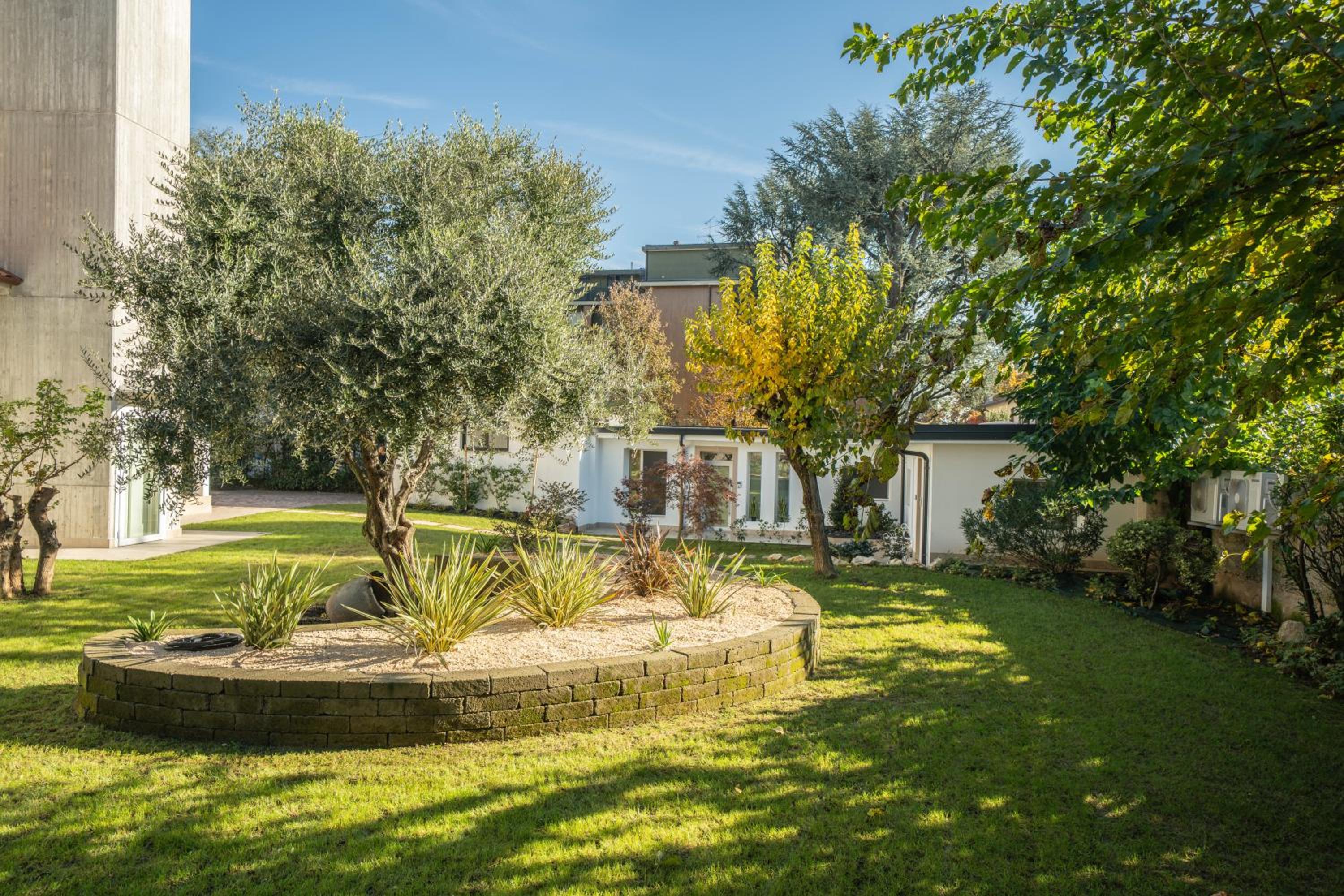 Green Apartments & Parking,Vimercate