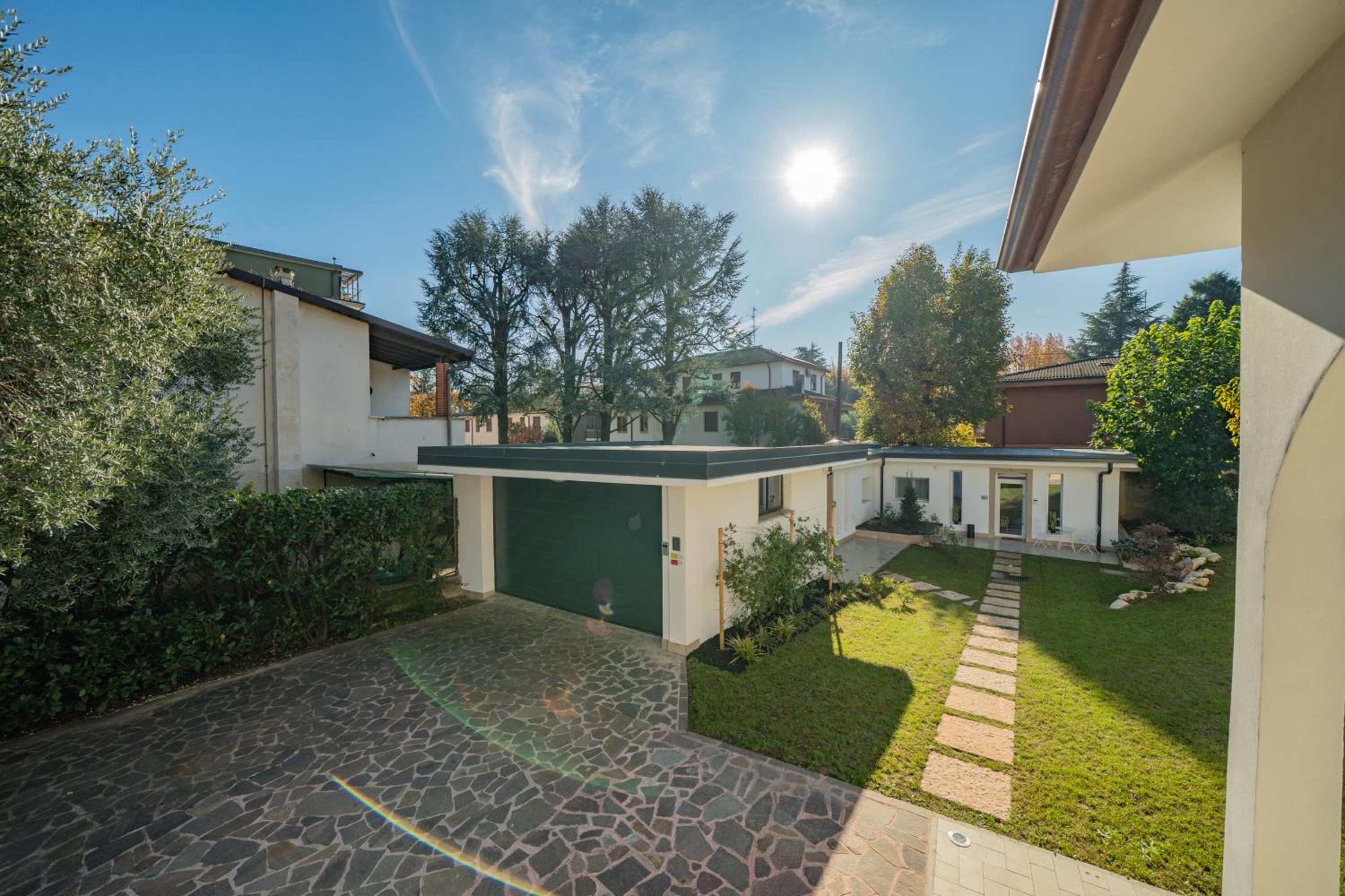 Green Apartments & Parking,Vimercate
