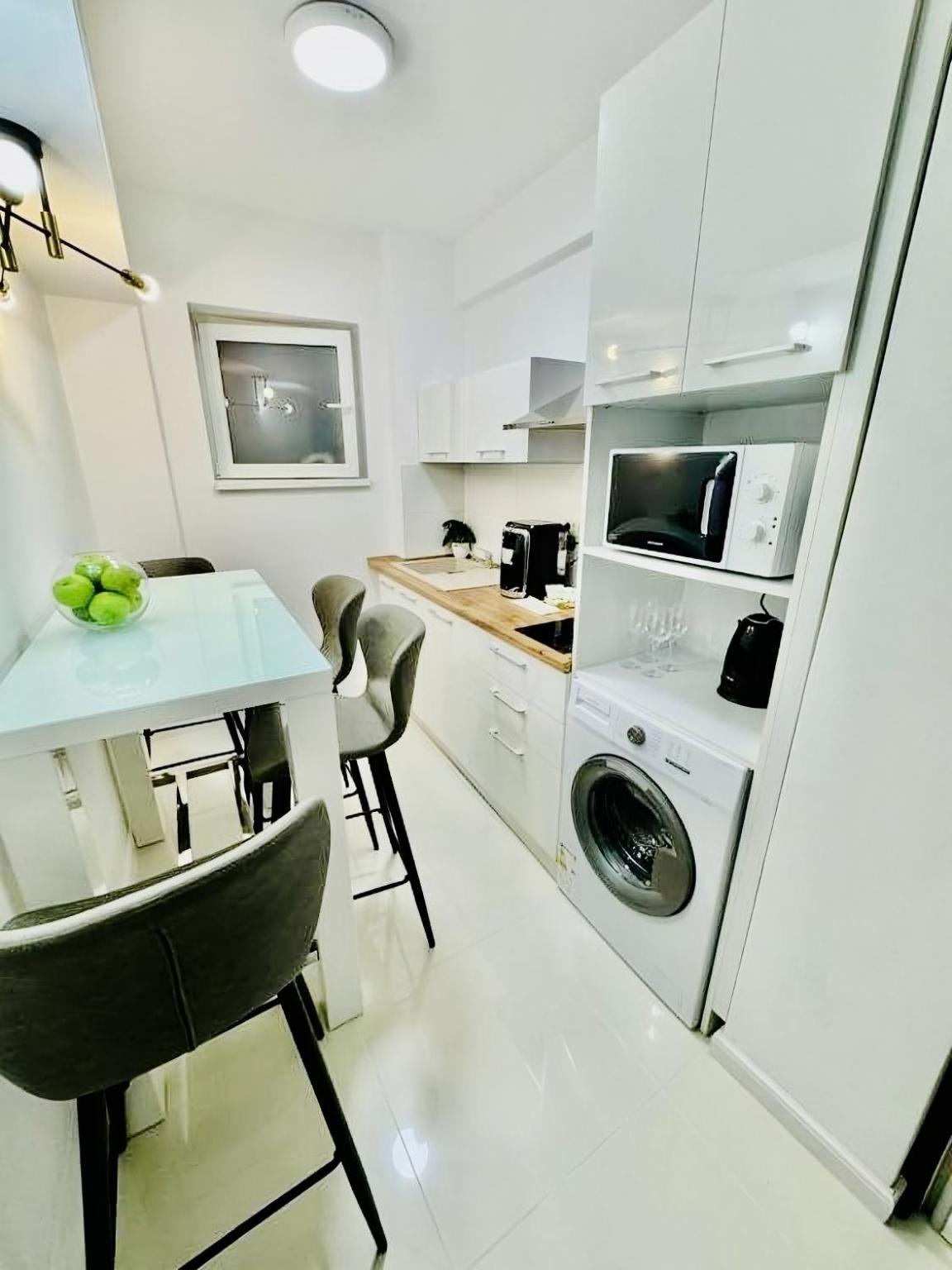 Metropole Apartments Romana Square