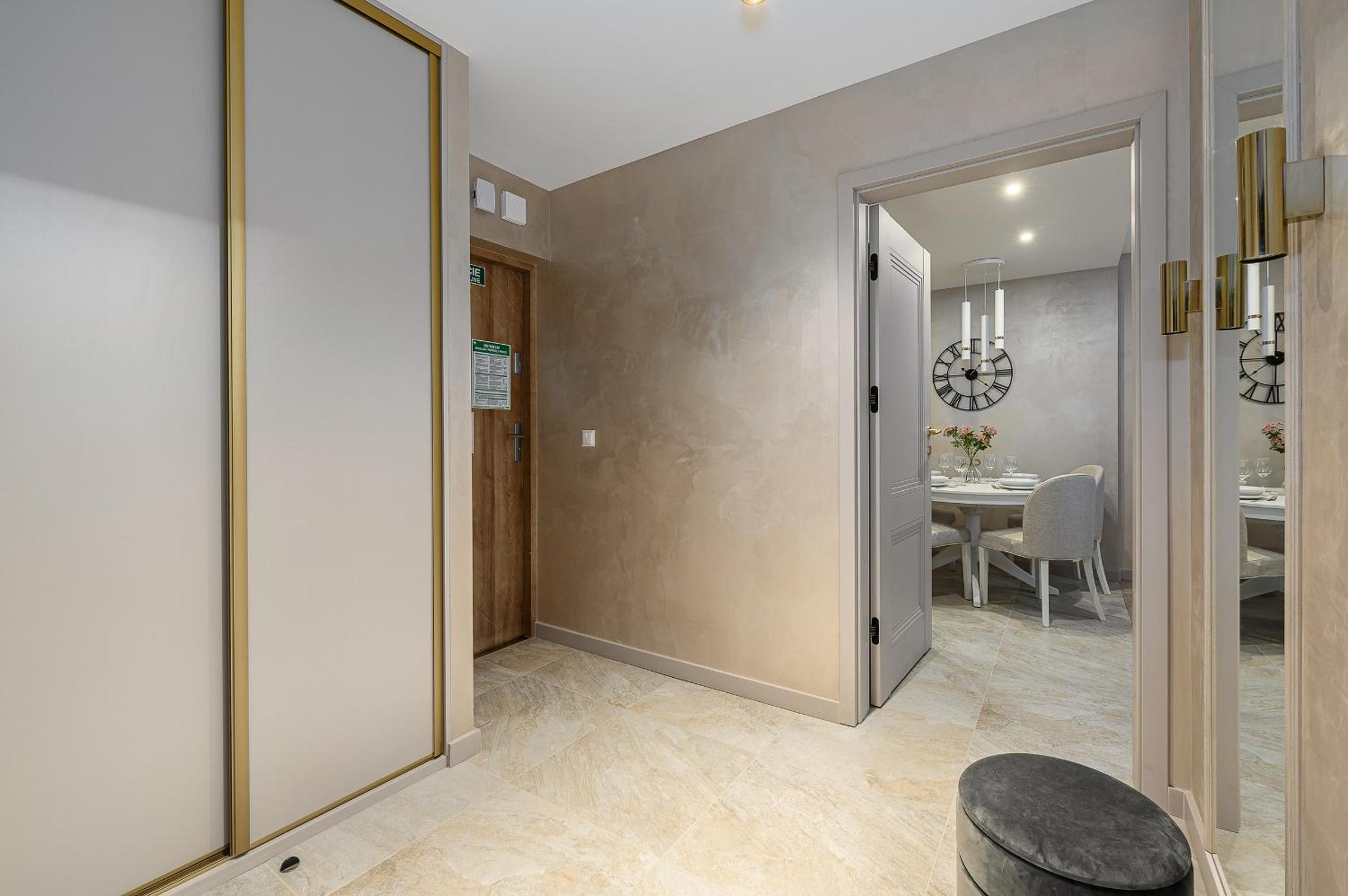 P&O Serviced Apartments Grzybowska 5