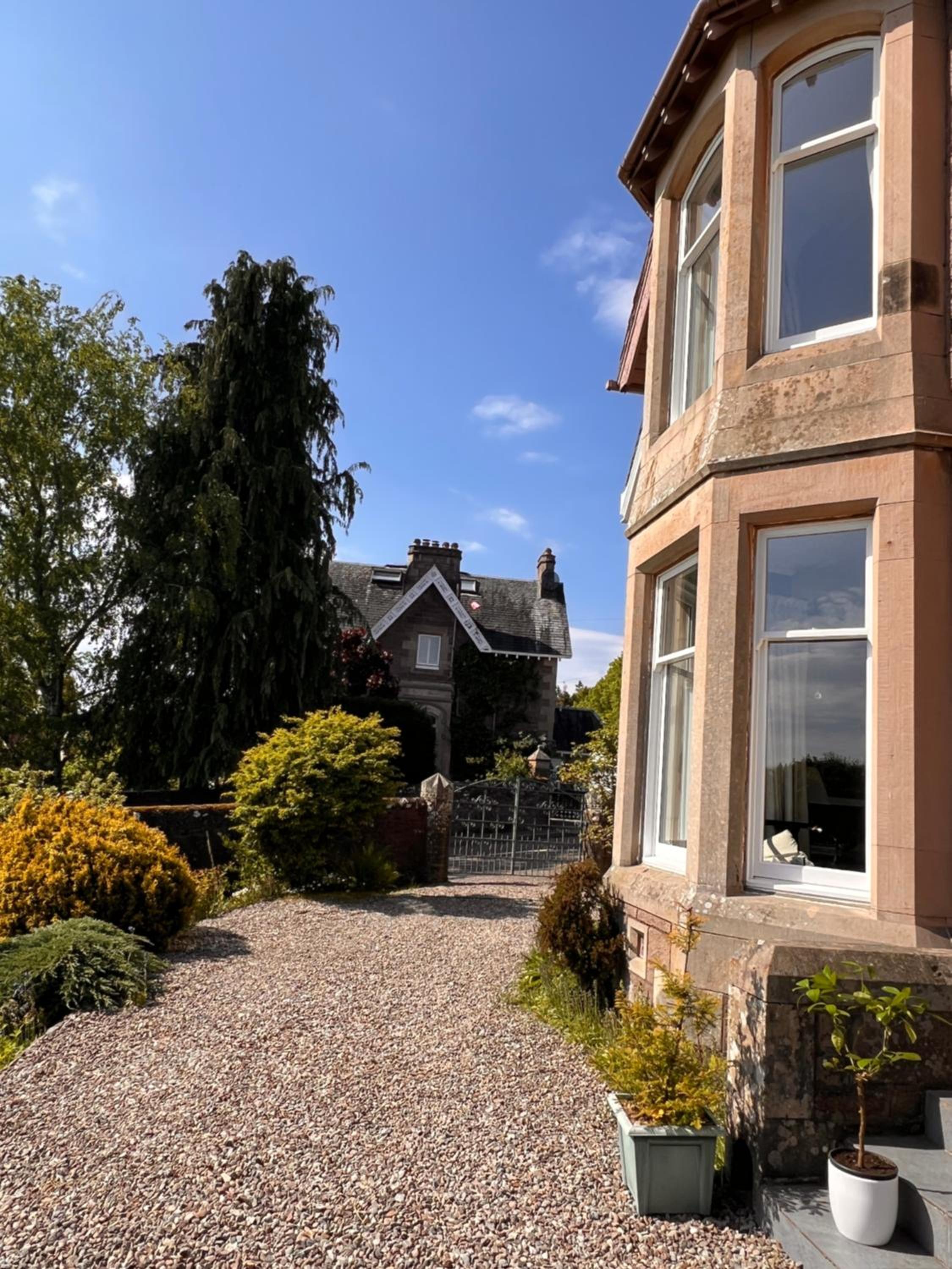 Dungora House