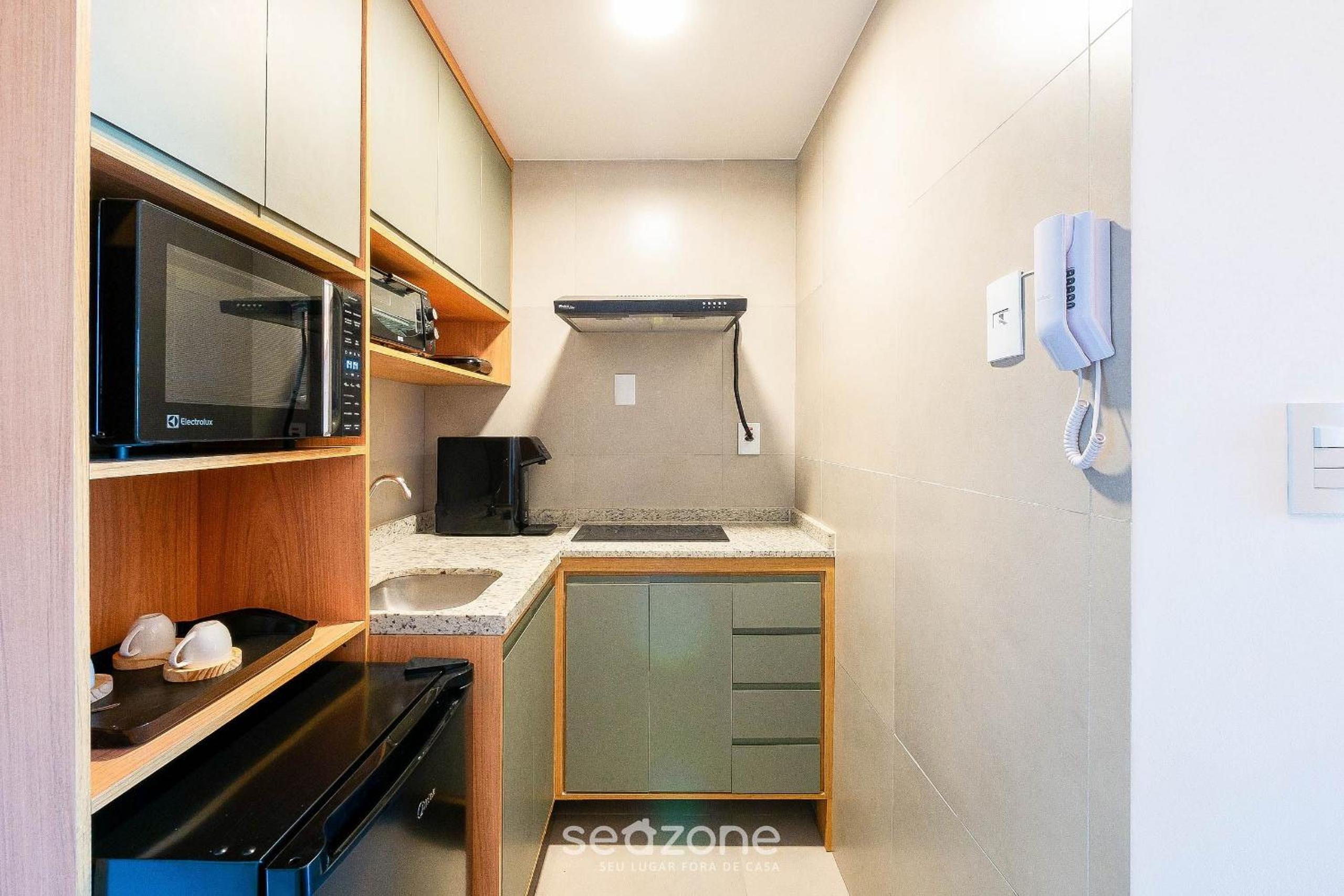 Fully equipped apartments in a building with a pool and gym, 280m from the beach - CLFs
