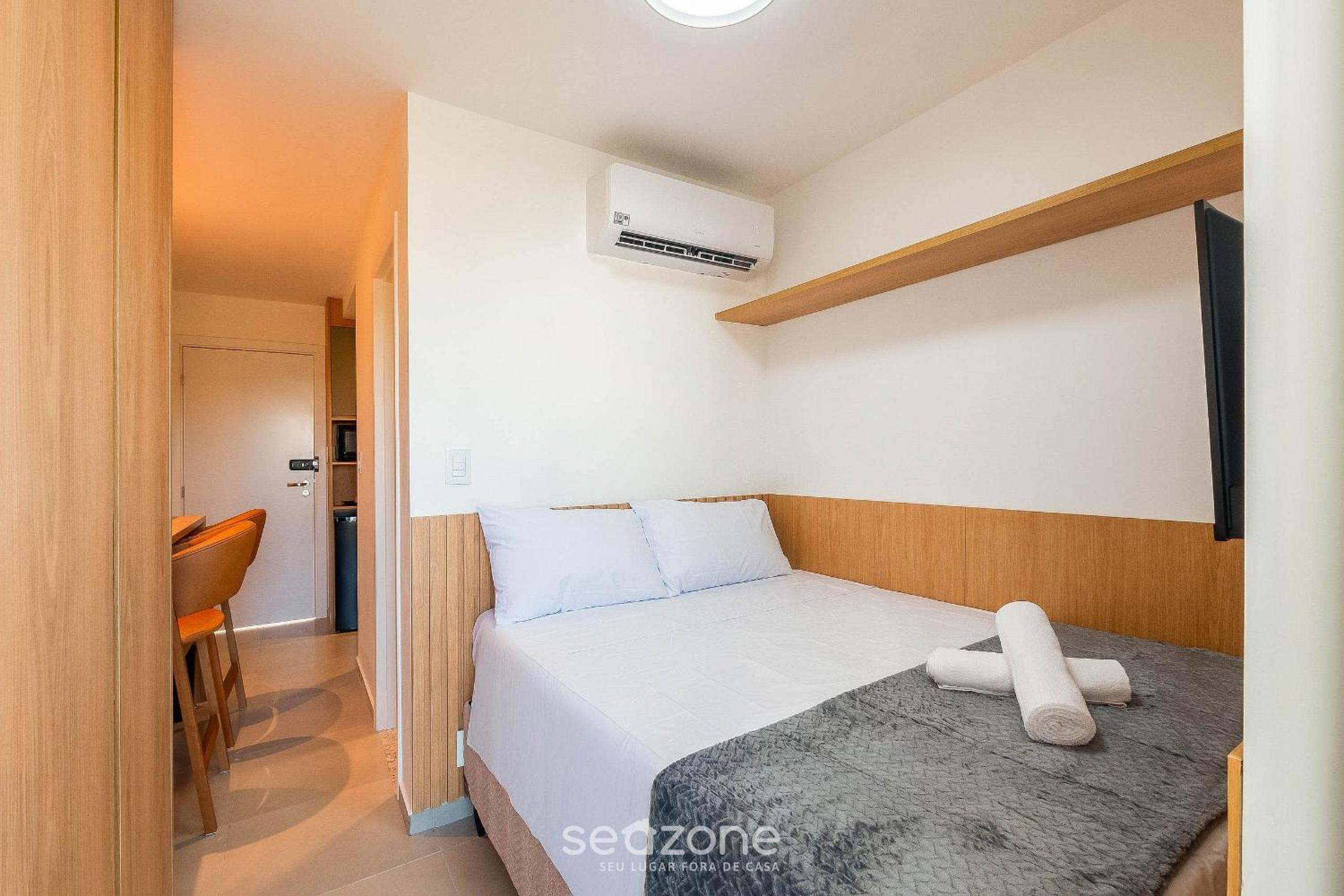 Fully equipped apartments in a building with a pool and gym, 280m from the beach - CLFs