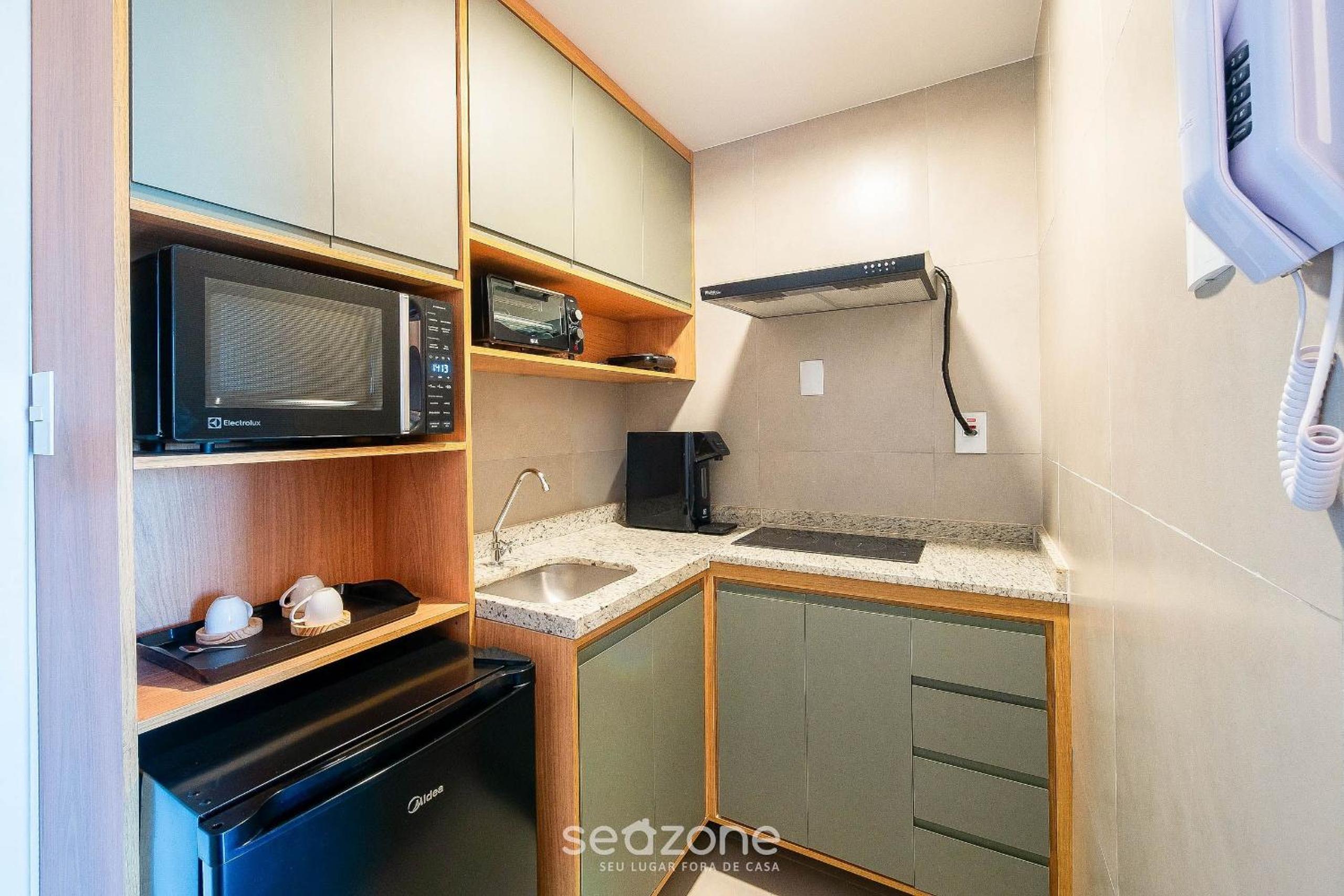 Fully equipped apartments in a building with a pool and gym, 280m from the beach - CLFs