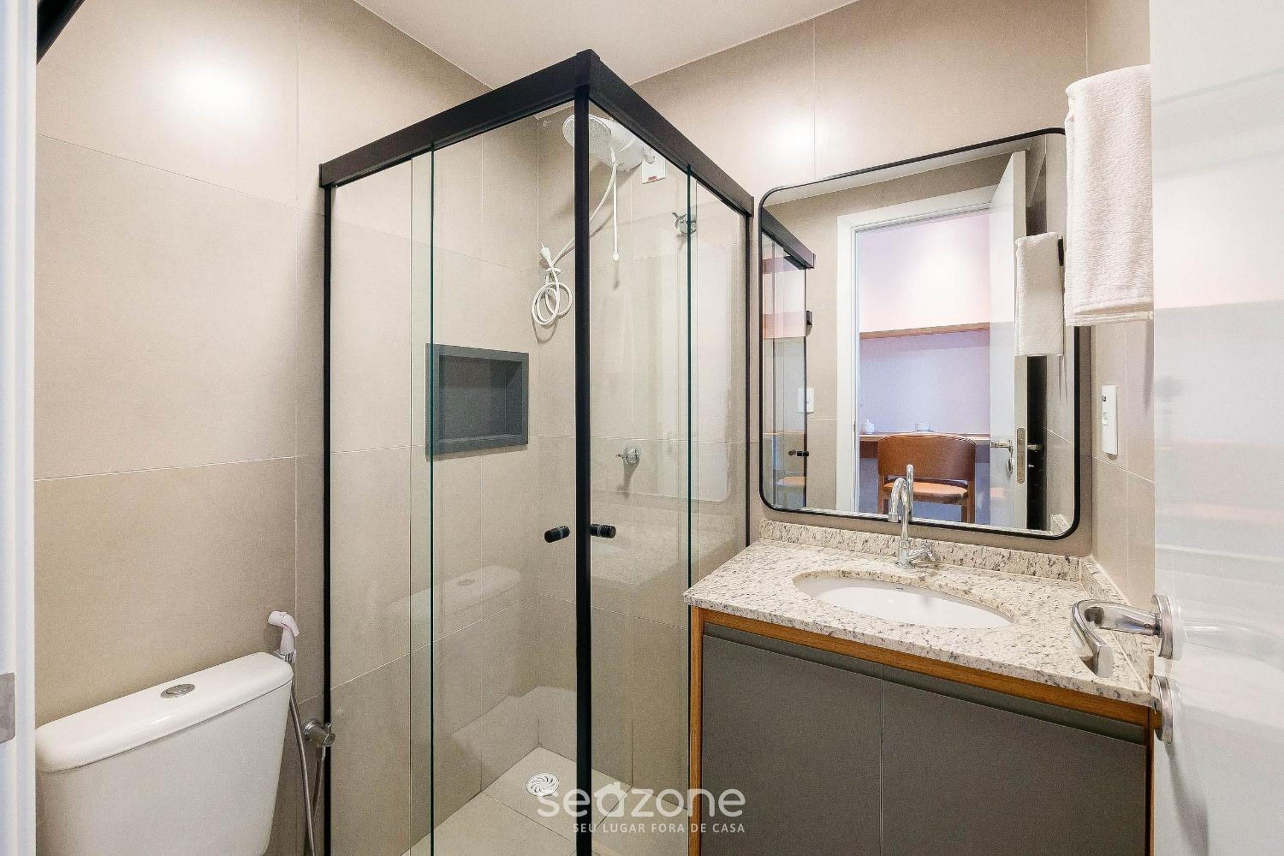 Fully equipped apartments in a building with a pool and gym, 280m from the beach - CLFs