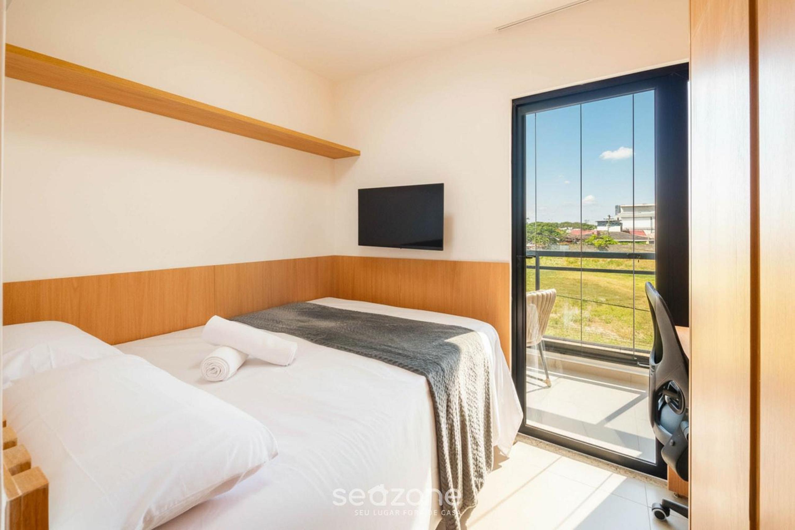 Fully equipped apartments in a building with a pool and gym, 280m from the beach - CLFs