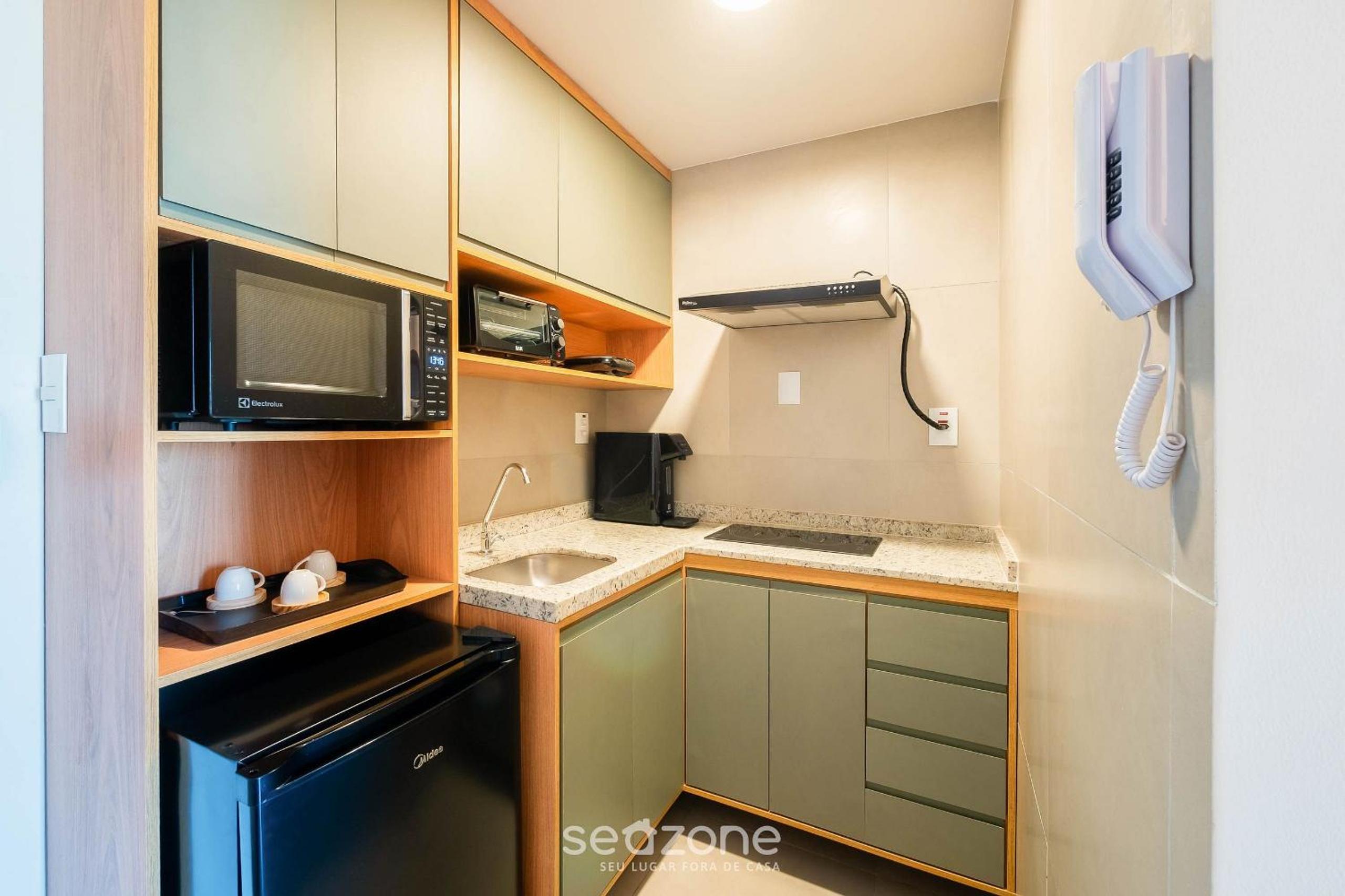 Fully equipped apartments in a building with a pool and gym, 280m from the beach - CLFs