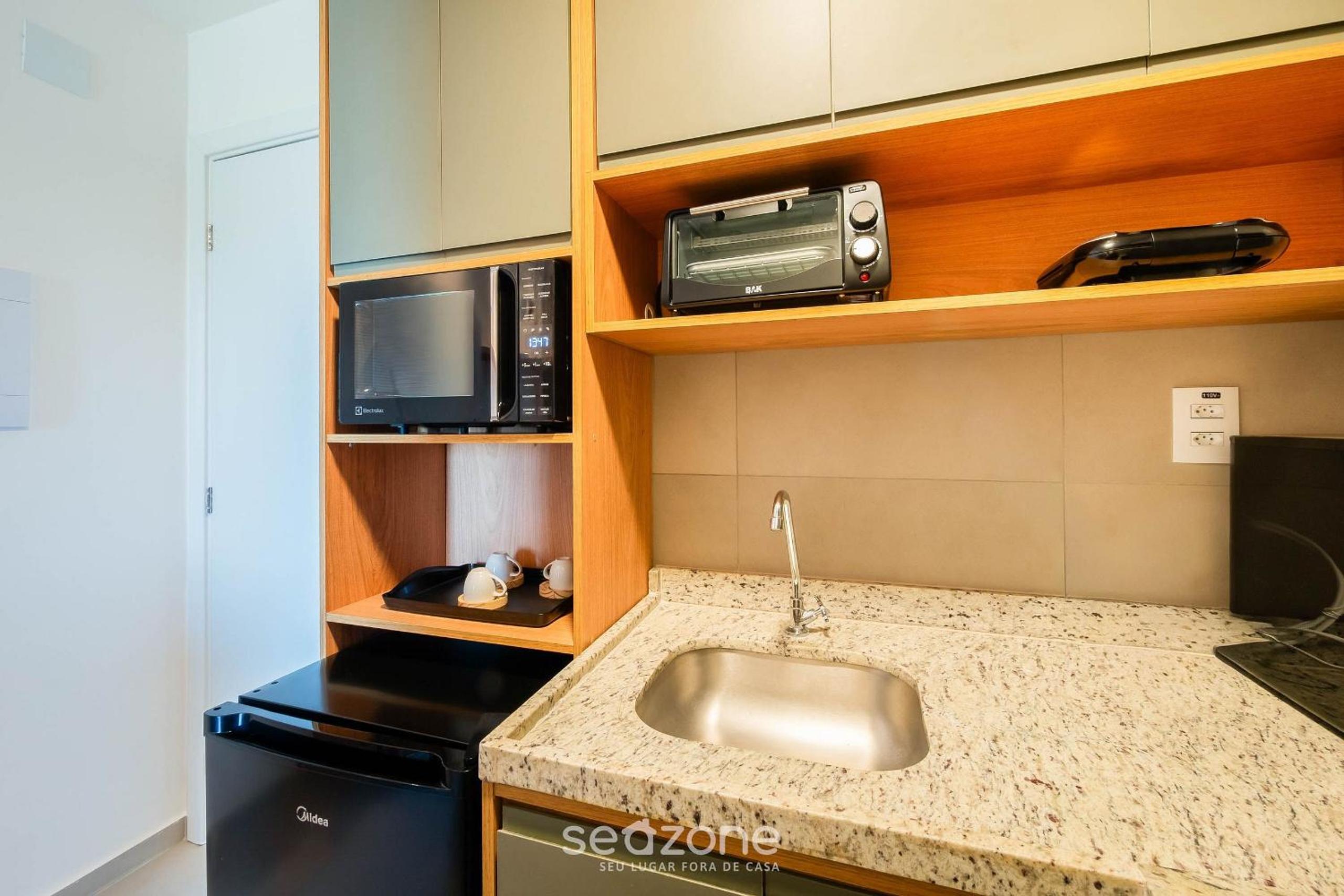 Fully equipped apartments in a building with a pool and gym, 280m from the beach - CLFs