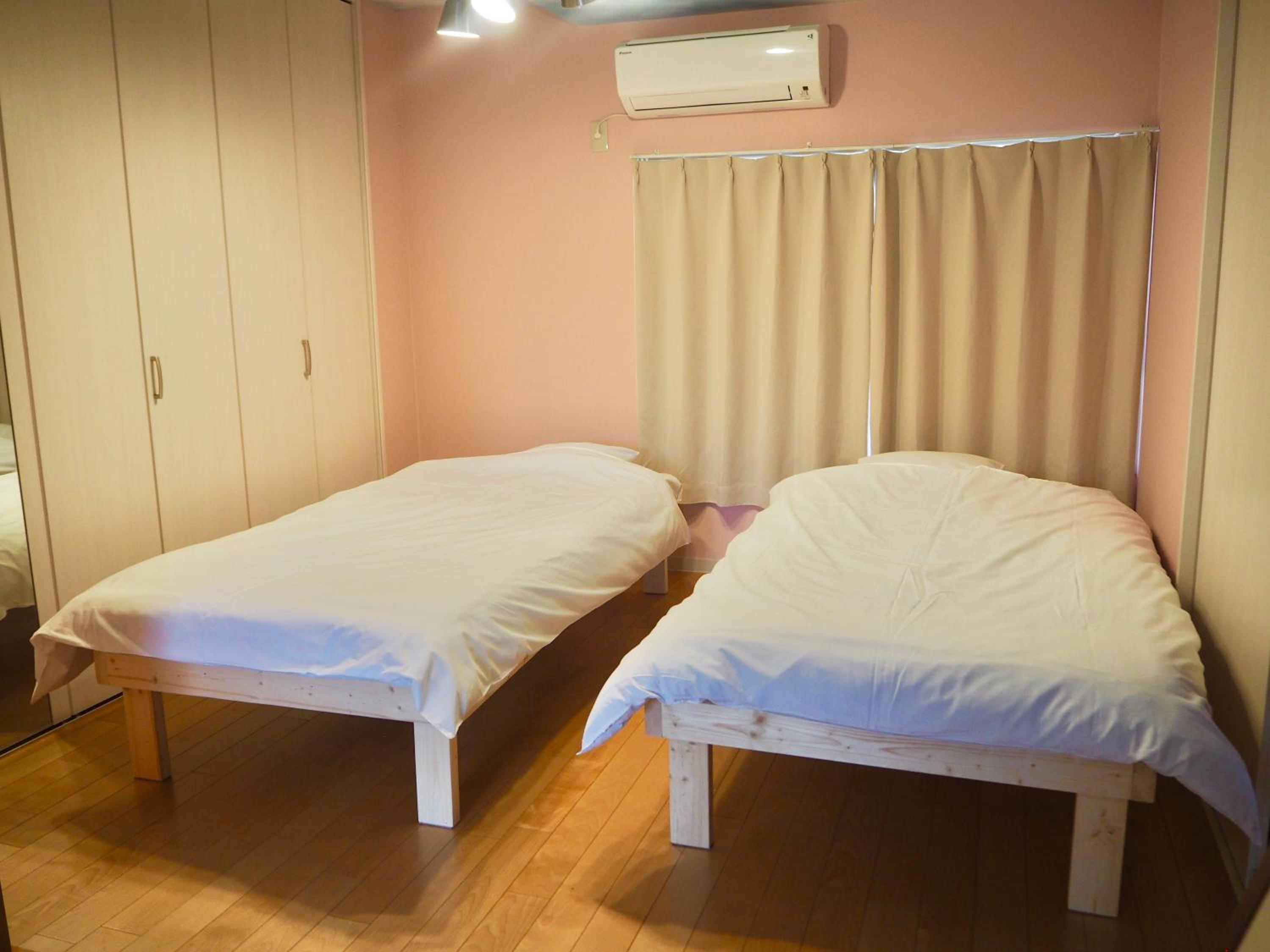 Grand Opening Sale!!! 最大5人まで-関西空港近く-JR日根野駅前-貸切一軒家 Entire House Near Kansai Airport-Max 5 people-The Palm Guest House