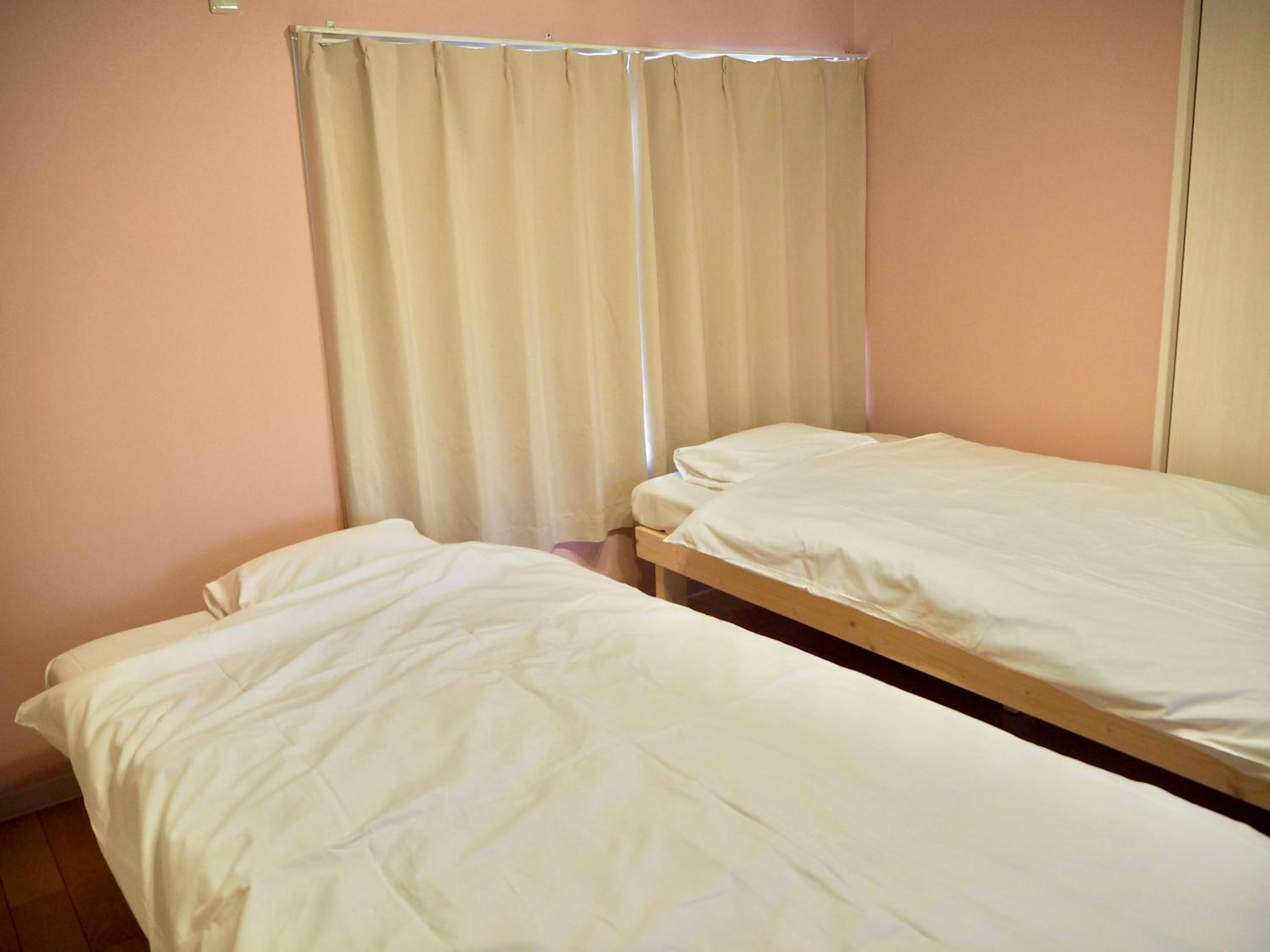 Grand Opening Sale!!! 最大5人まで-関西空港近く-JR日根野駅前-貸切一軒家 Entire House Near Kansai Airport-Max 5 people-The Palm Guest House