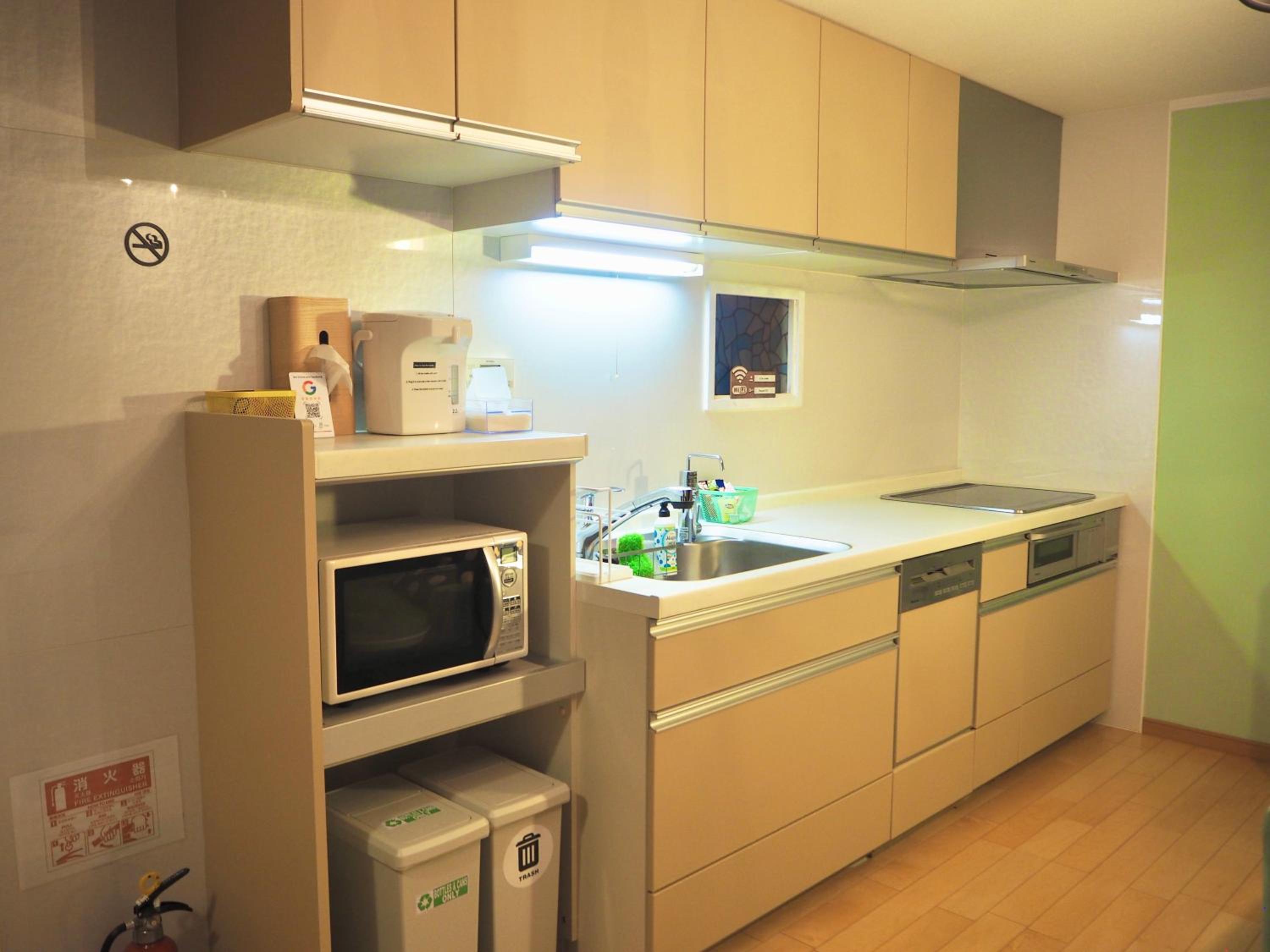 Grand Opening Sale!!! 最大5人まで-関西空港近く-JR日根野駅前-貸切一軒家 Entire House Near Kansai Airport-Max 5 people-The Palm Guest House
