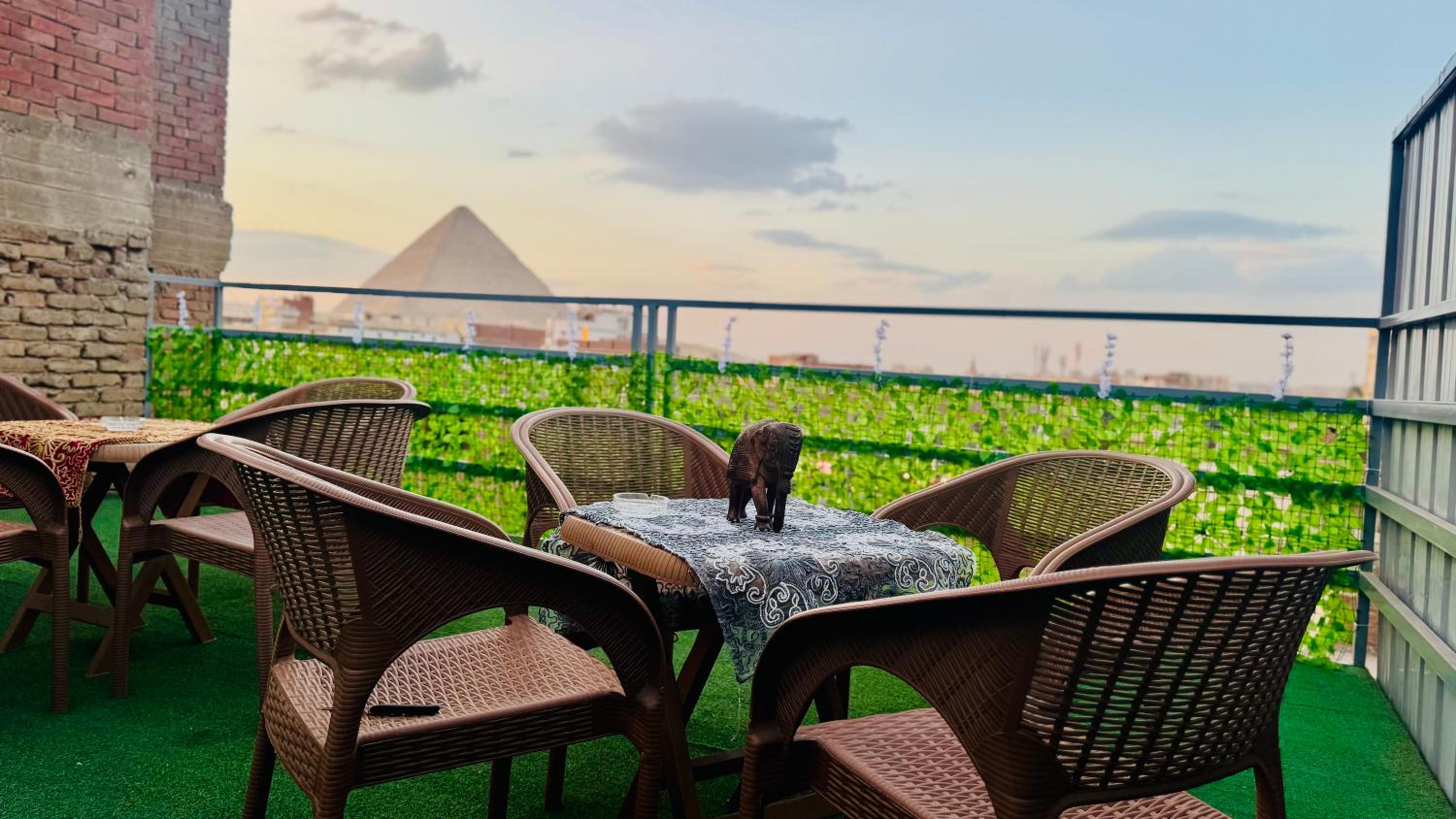 Great Pyramids view Lodge