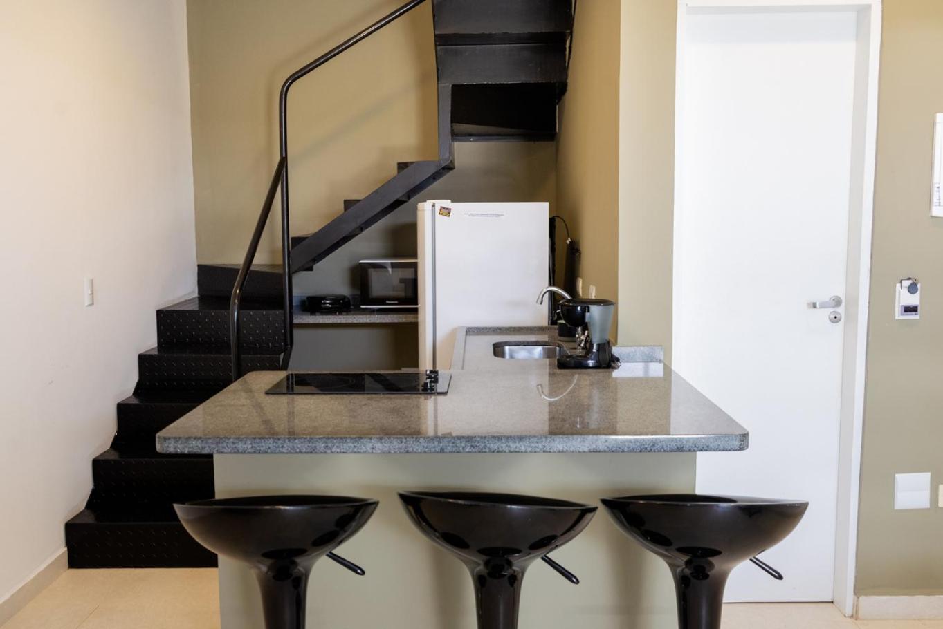Loft com Smart Lock e Ar perto do Projeto Tamar