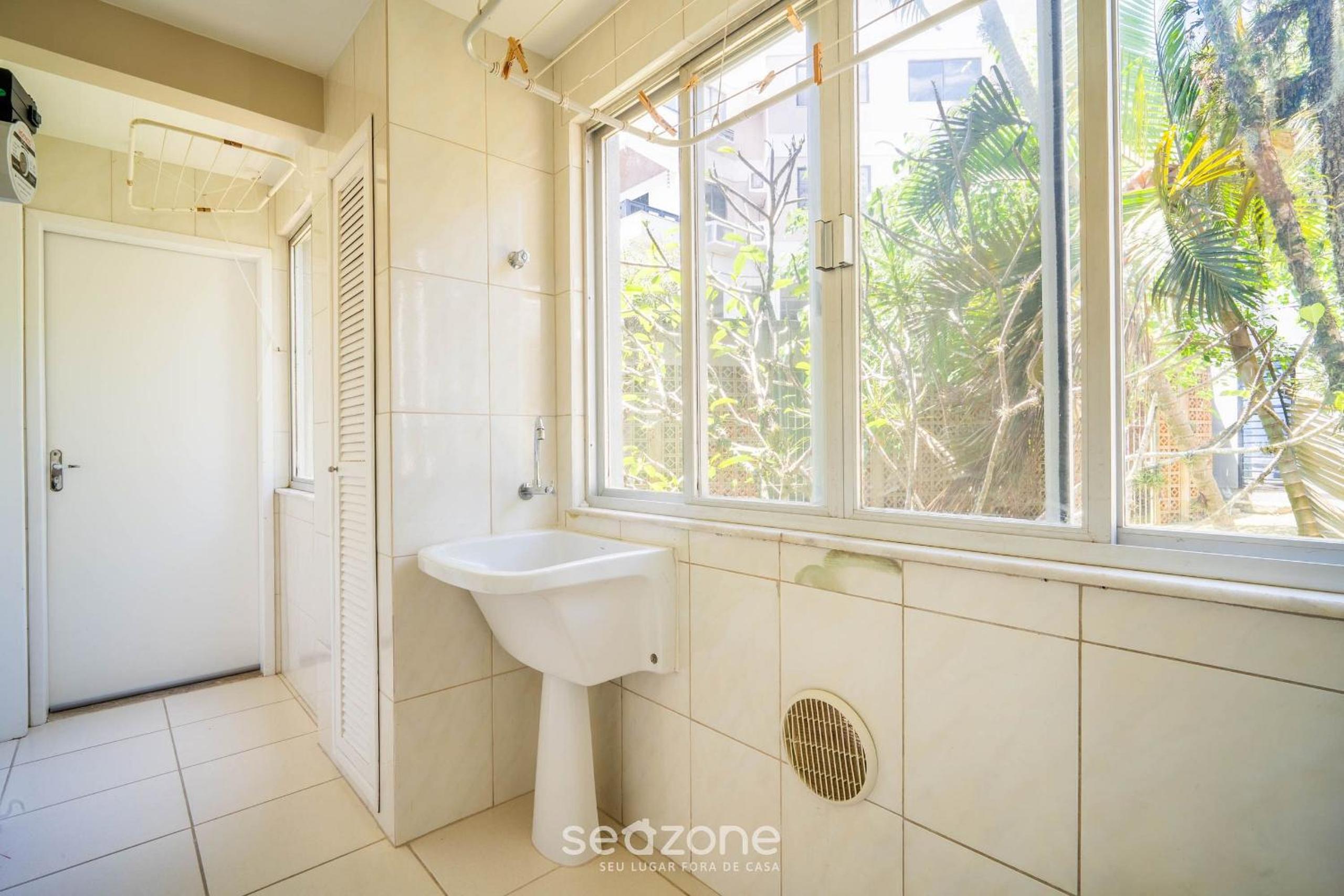 Ap in Condo w/ access, 200m from the beach CBO0103