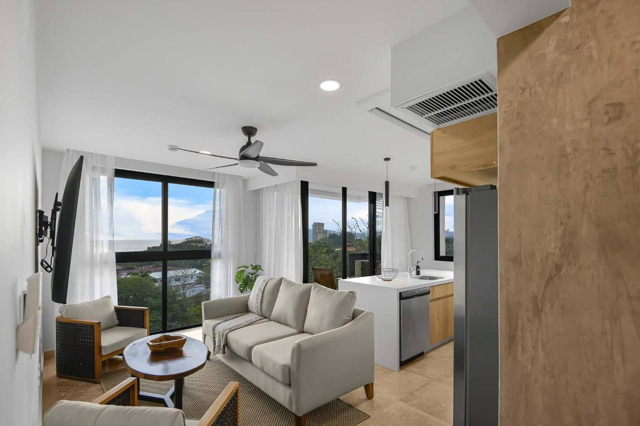 Heavenly View - 2 BDRM Oceanview Apartment