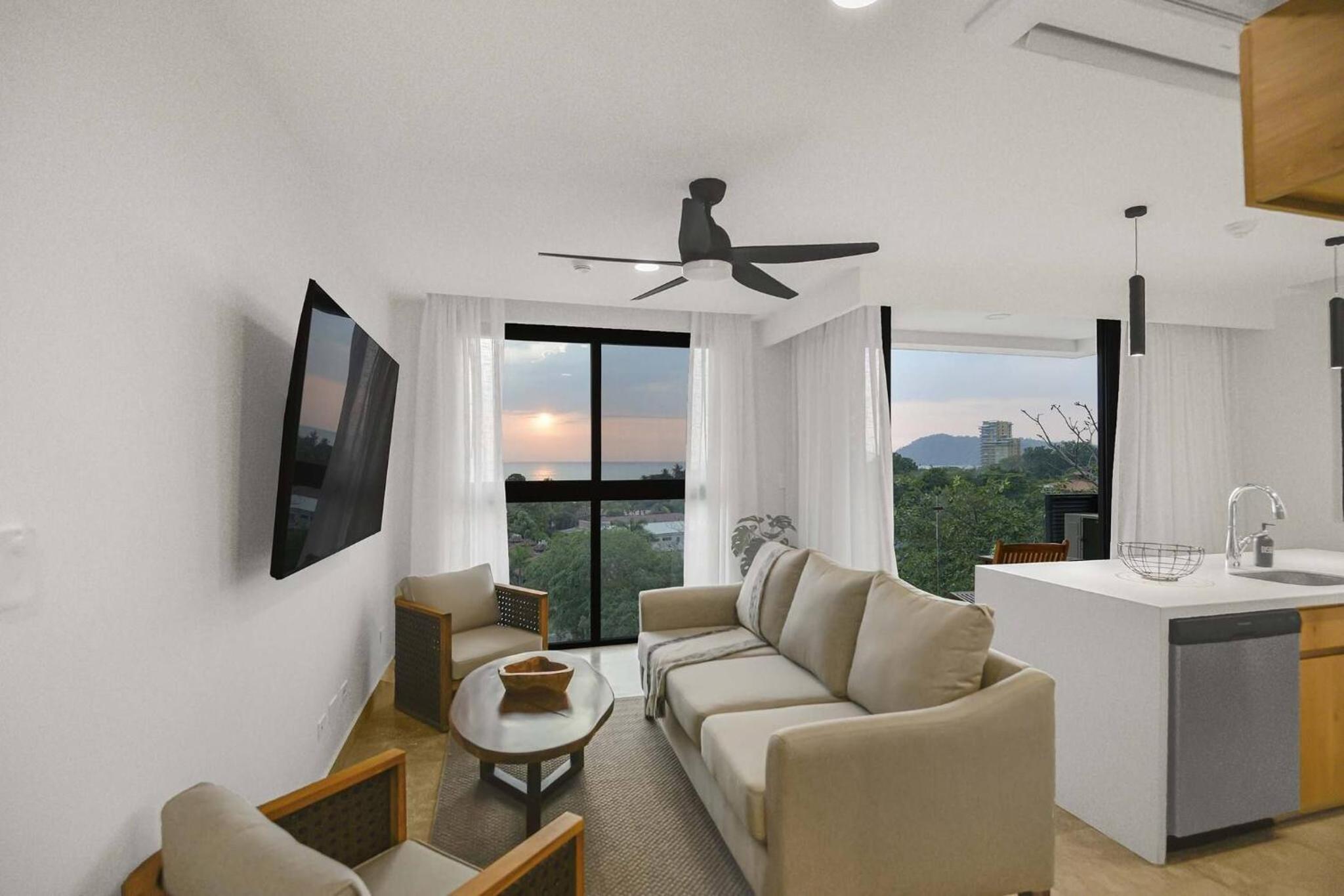 Heavenly View - 2 BDRM Oceanview Apartment
