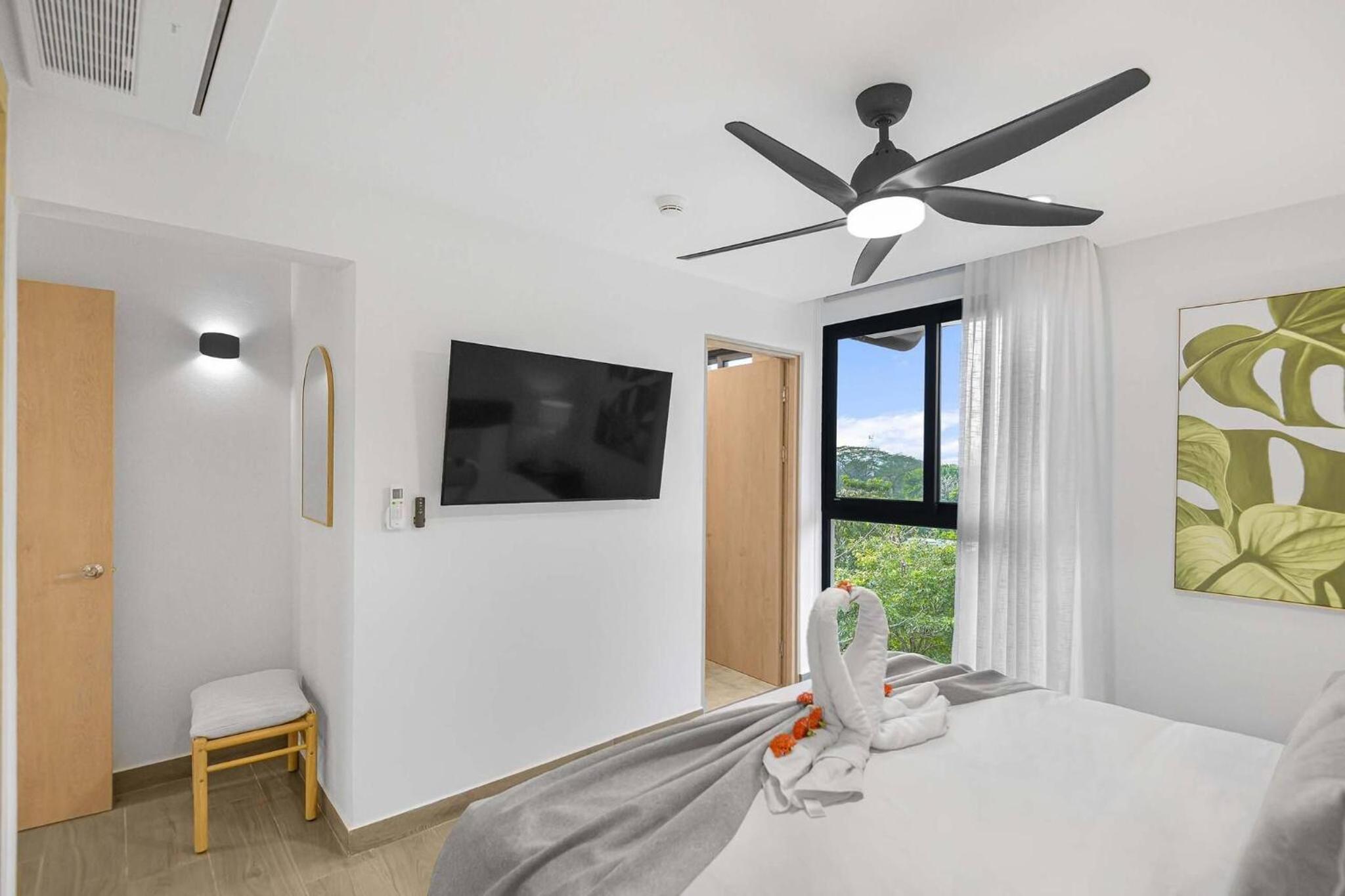 Heavenly View - 2 BDRM Oceanview Apartment