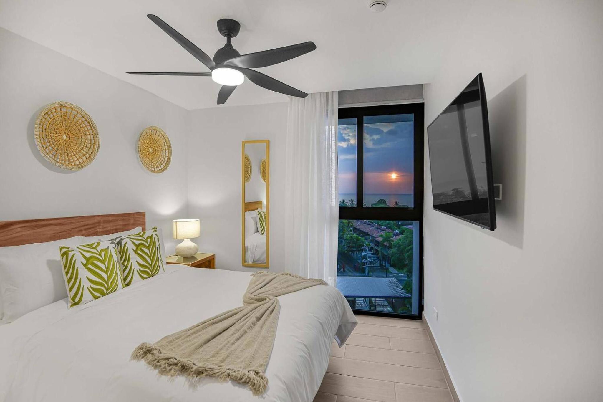 Heavenly View - 2 BDRM Oceanview Apartment