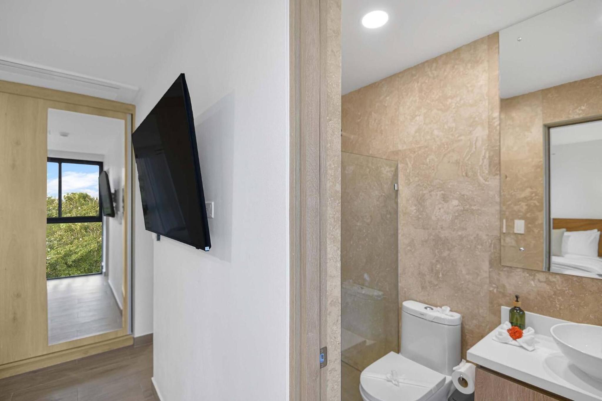 Heavenly View - 2 BDRM Oceanview Apartment