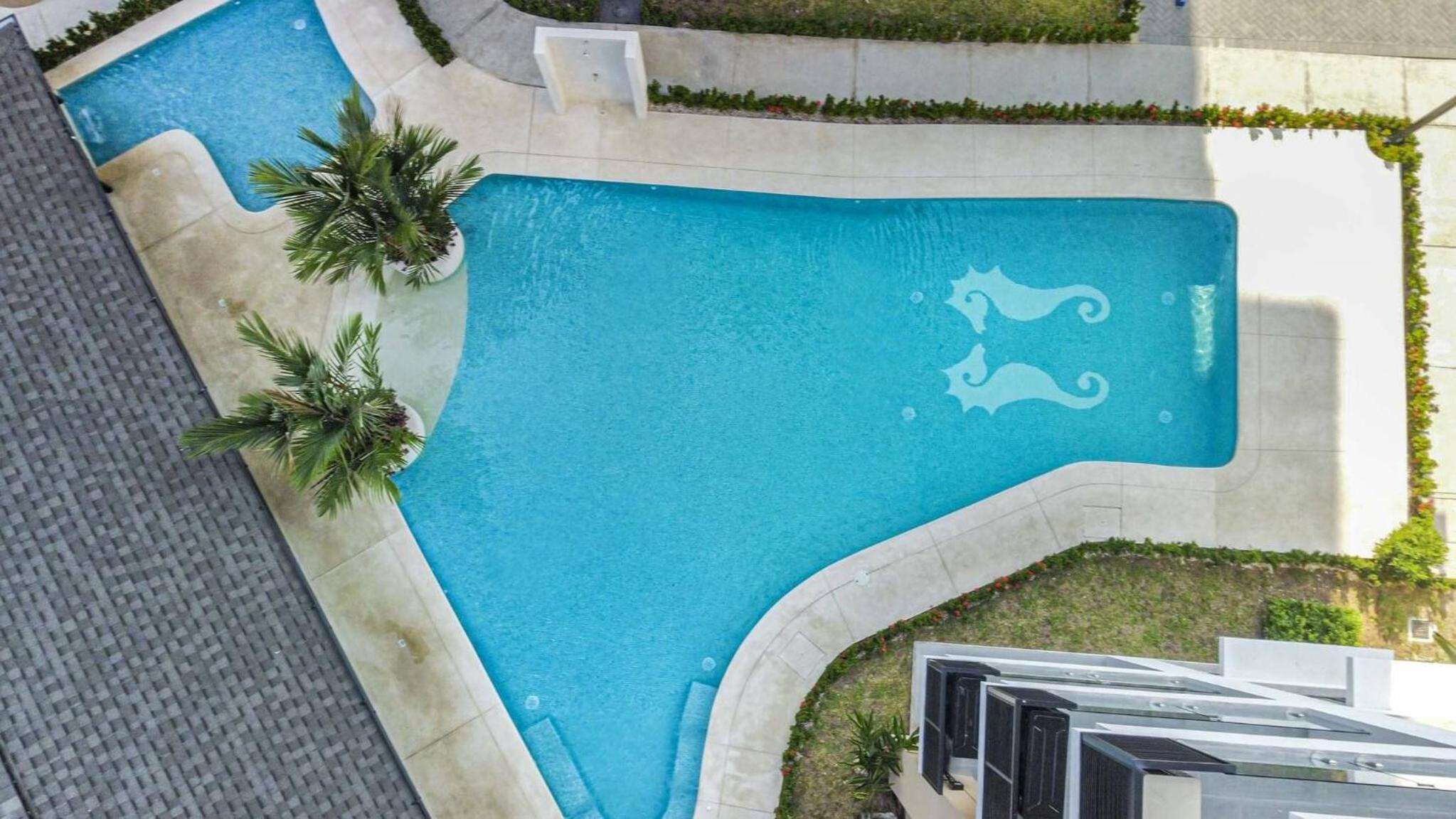 Heavenly View - 2 BDRM Oceanview Apartment
