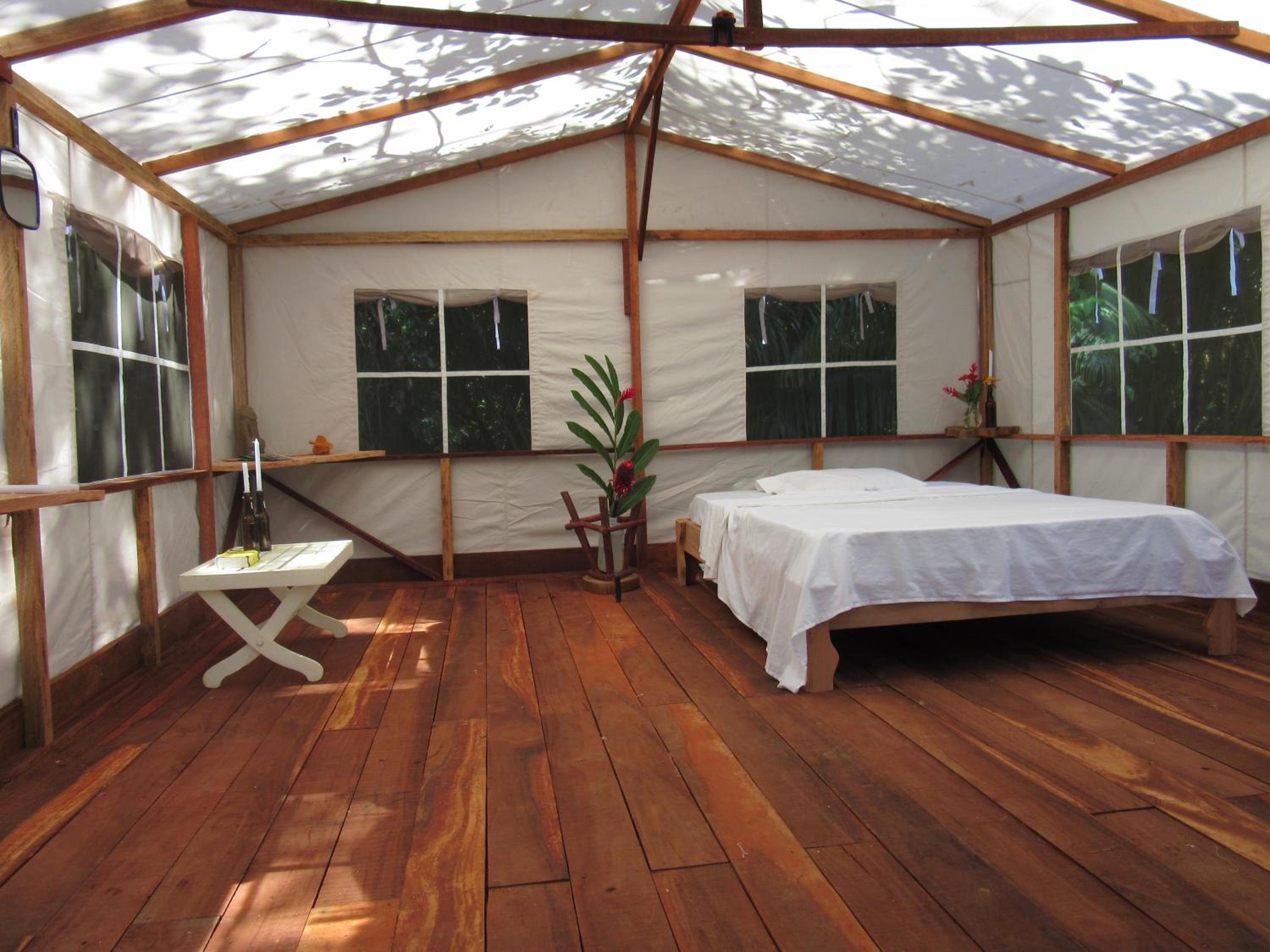 Sabalo Lodge Tours and Cabins