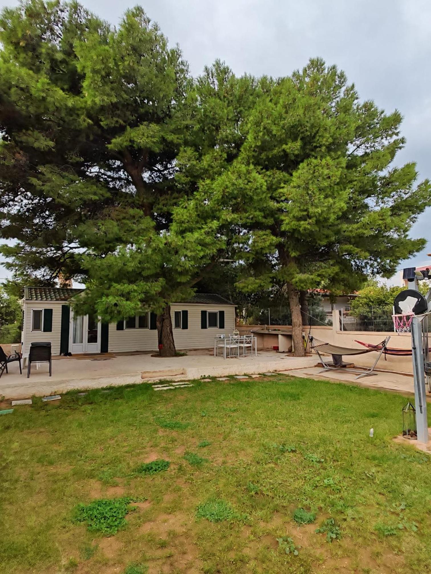 Family mobile home solar powered near the sea and the airport