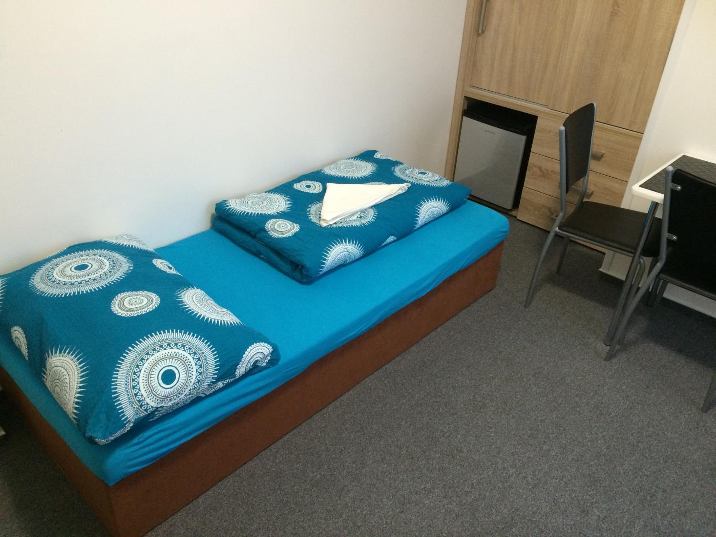 Villa Marcus - rodinný relax 200 m od Penzionu Kometa, u jezera s grilem a sdílenou kuchyní