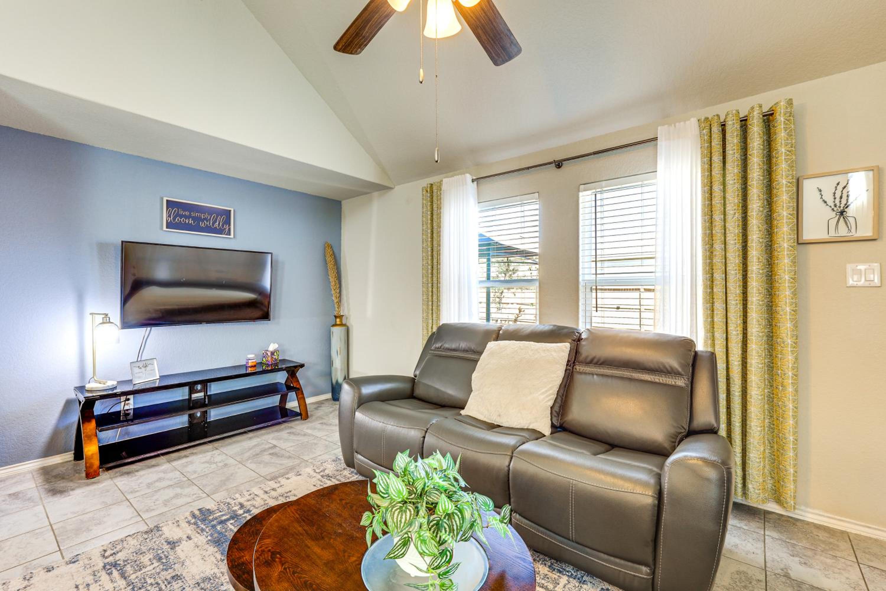 Spacious San Antonio Family Retreat Near SeaWorld!