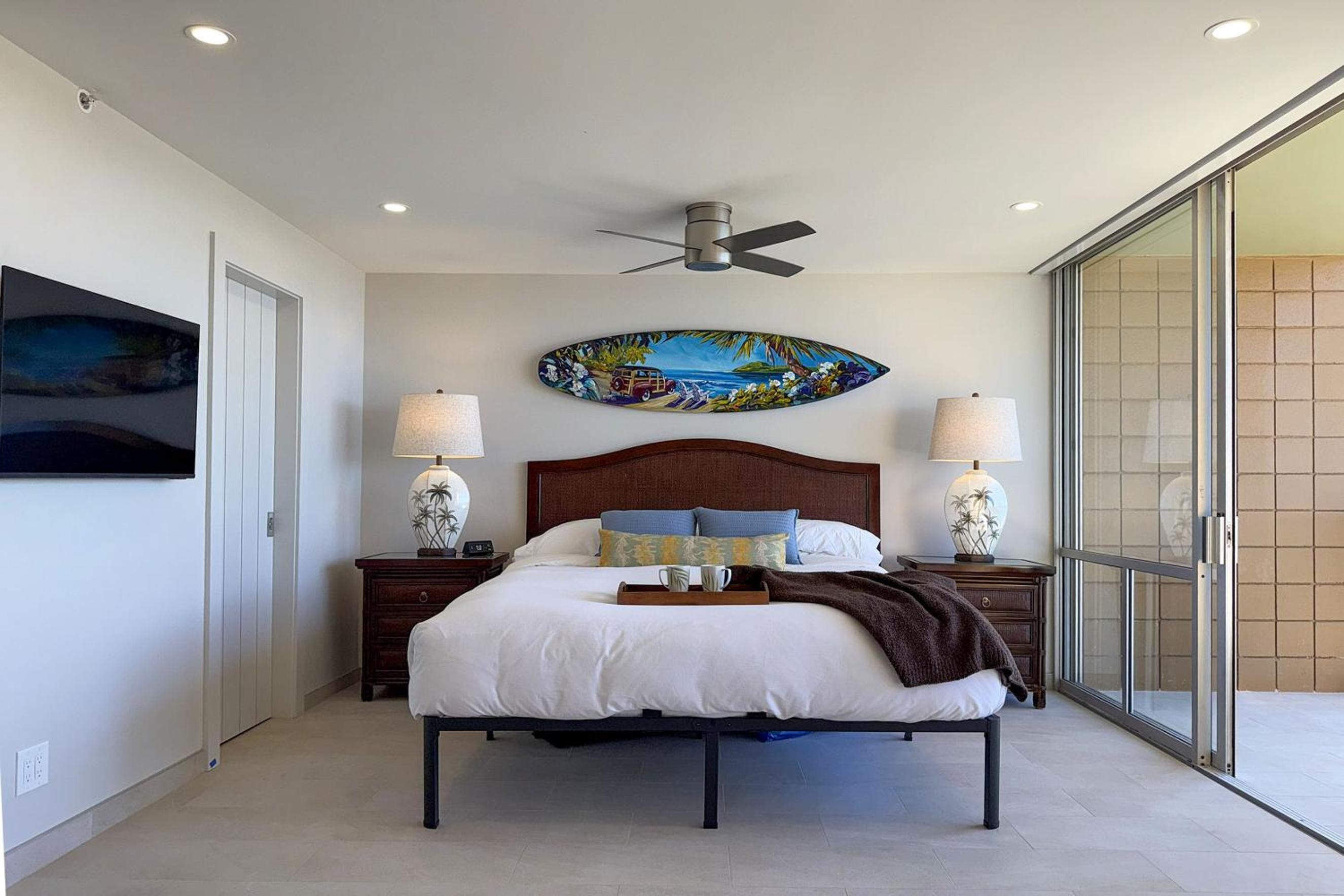 Mana Kai 304 - Renovated Oceanfront 2BR/2BA Condo, Split AC, Beach Access, Views